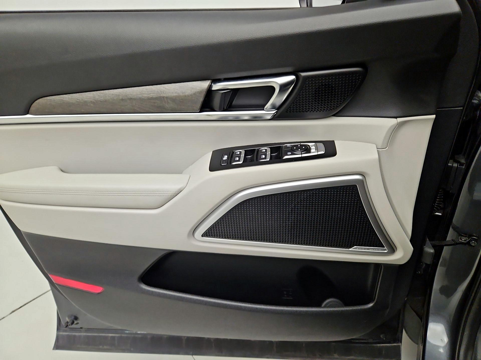 Thumbnail: 2021 Kia Telluride - 12