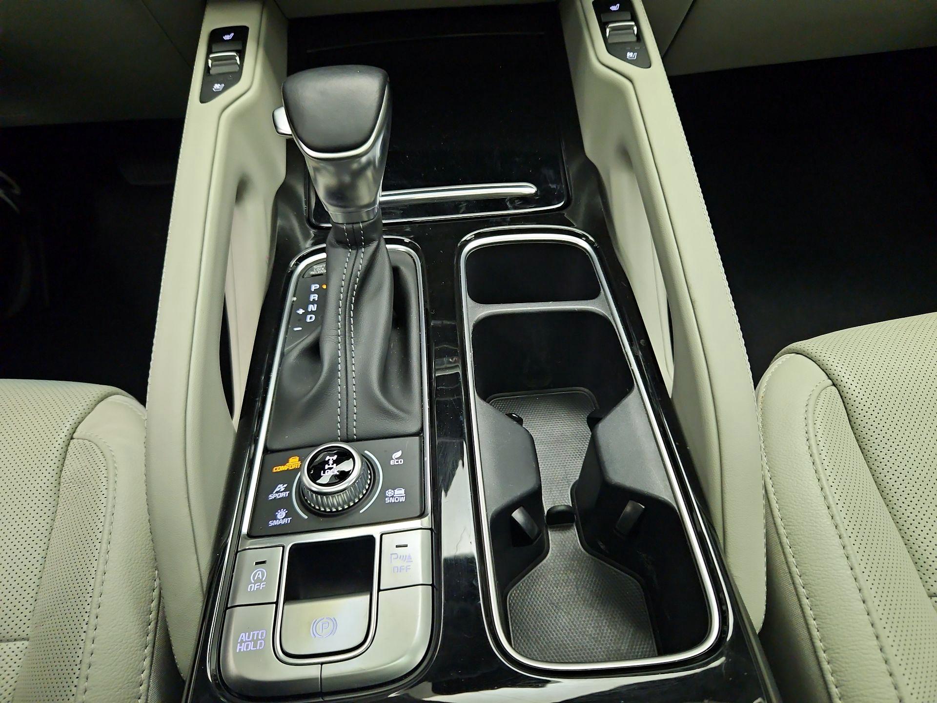 Thumbnail: 2021 Kia Telluride - 18