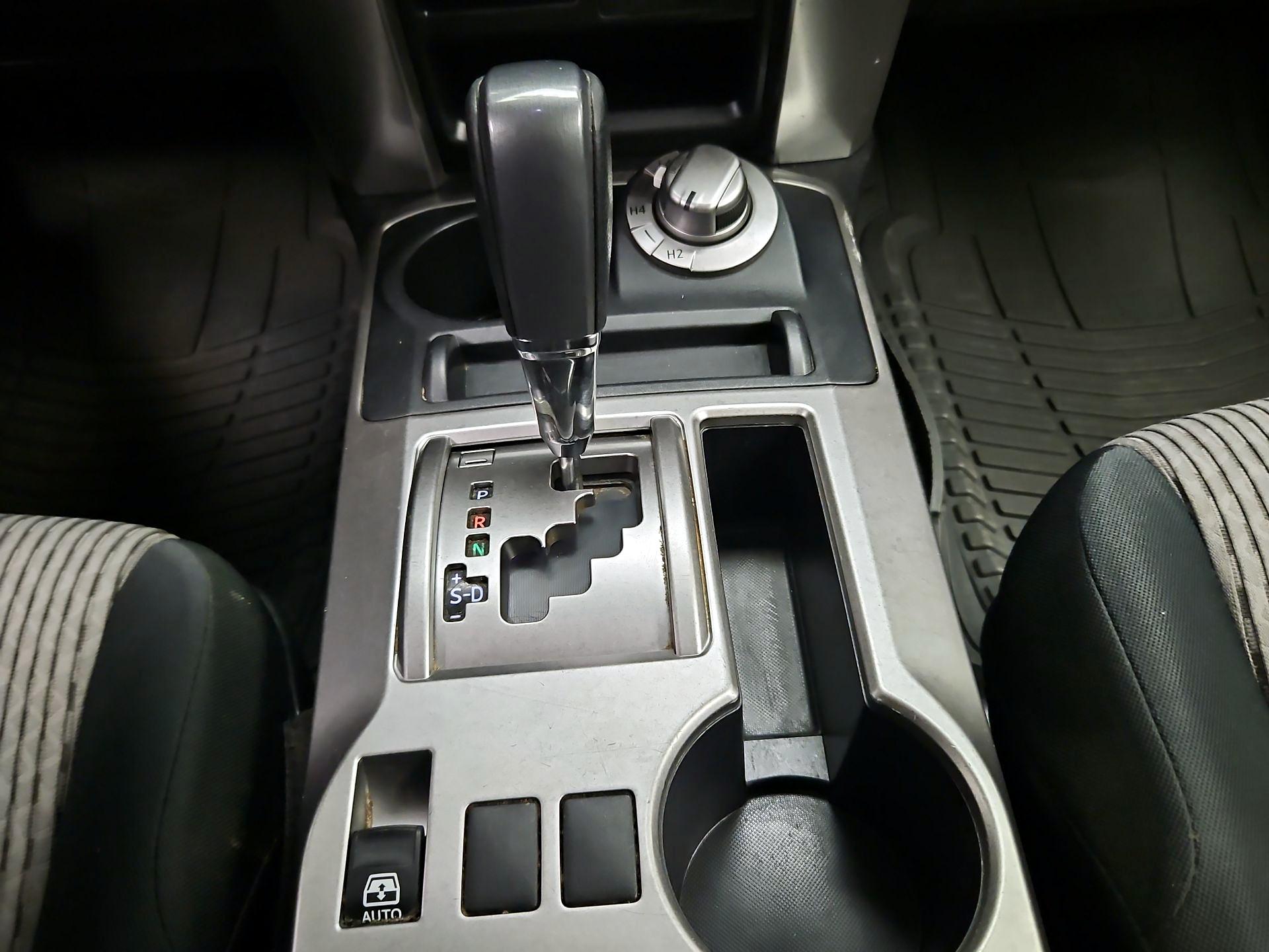 Thumbnail: 2014 Toyota 4Runner - 18