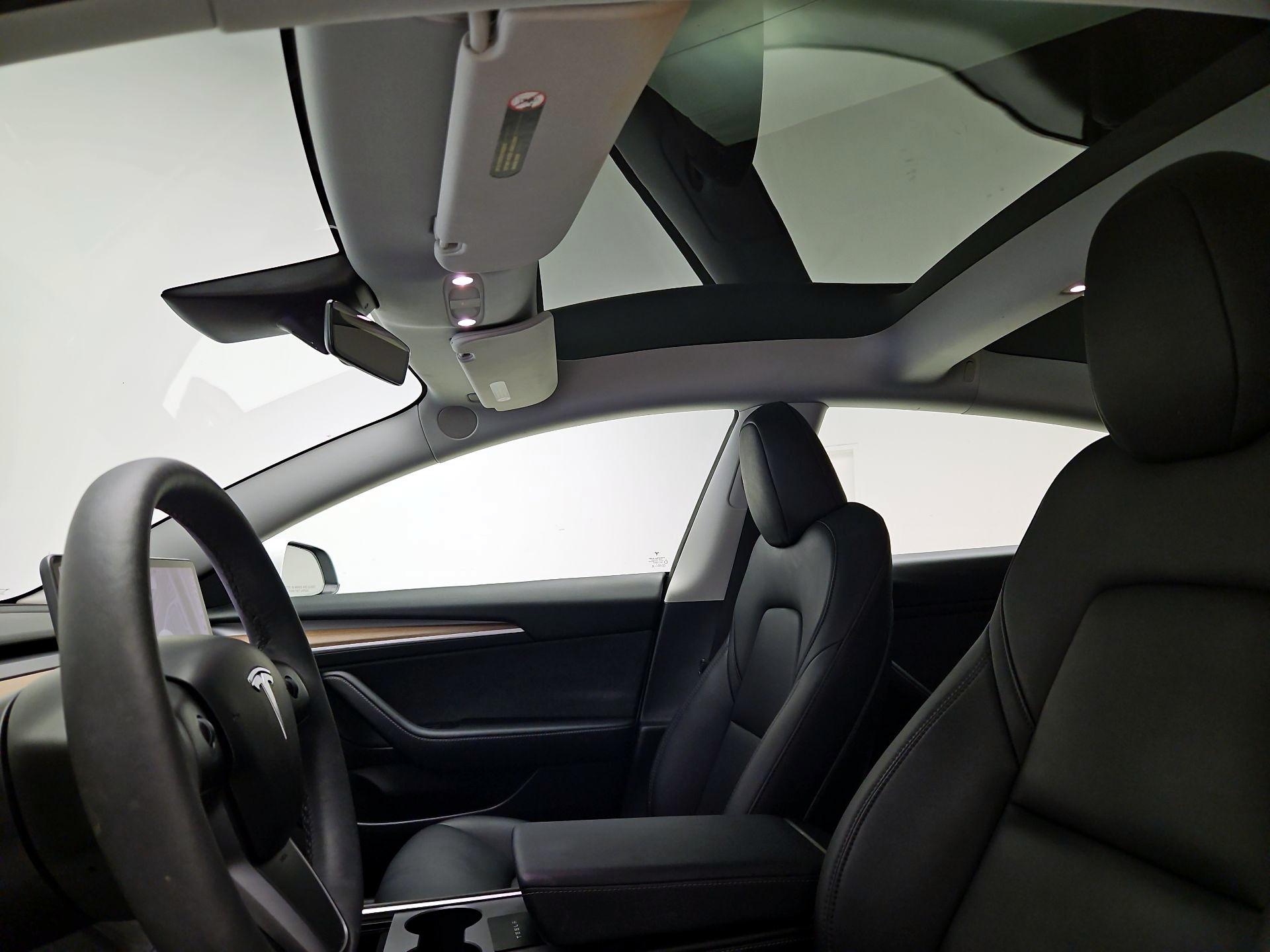 Thumbnail: 2023 Tesla Model 3 - 19