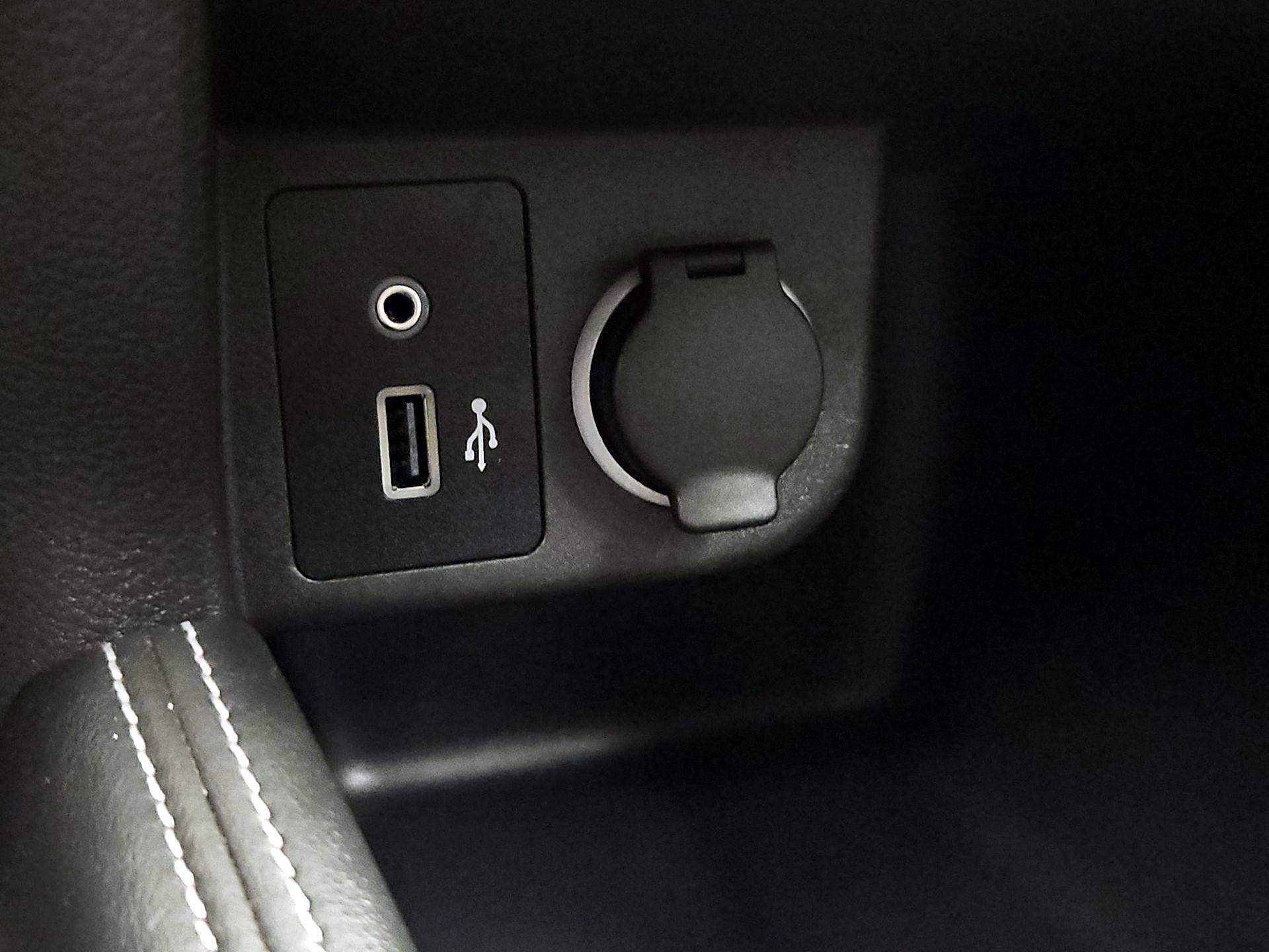 Thumbnail: 2020 Nissan Kicks - 17