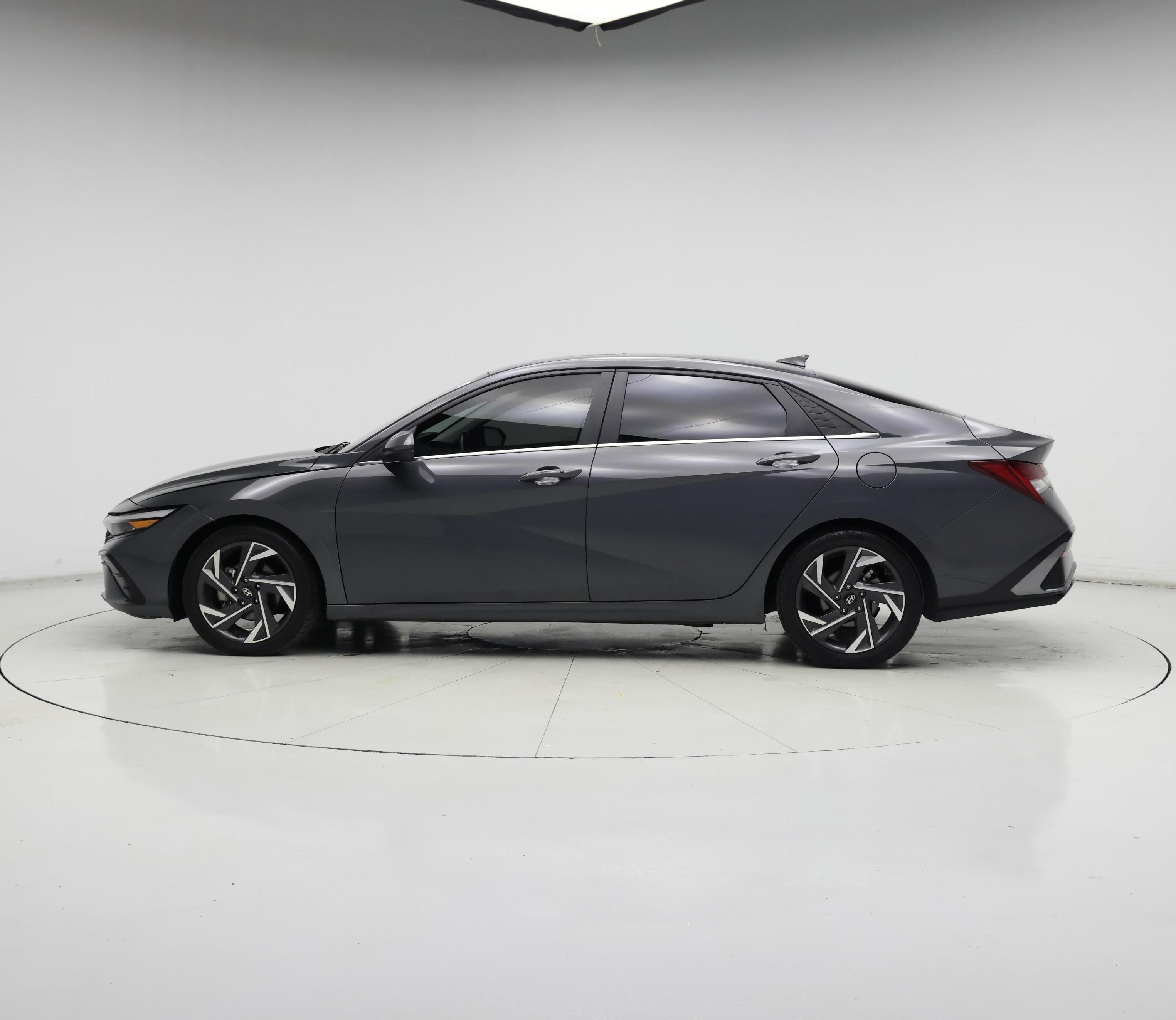 Thumbnail: 2024 Hyundai Elantra - 3