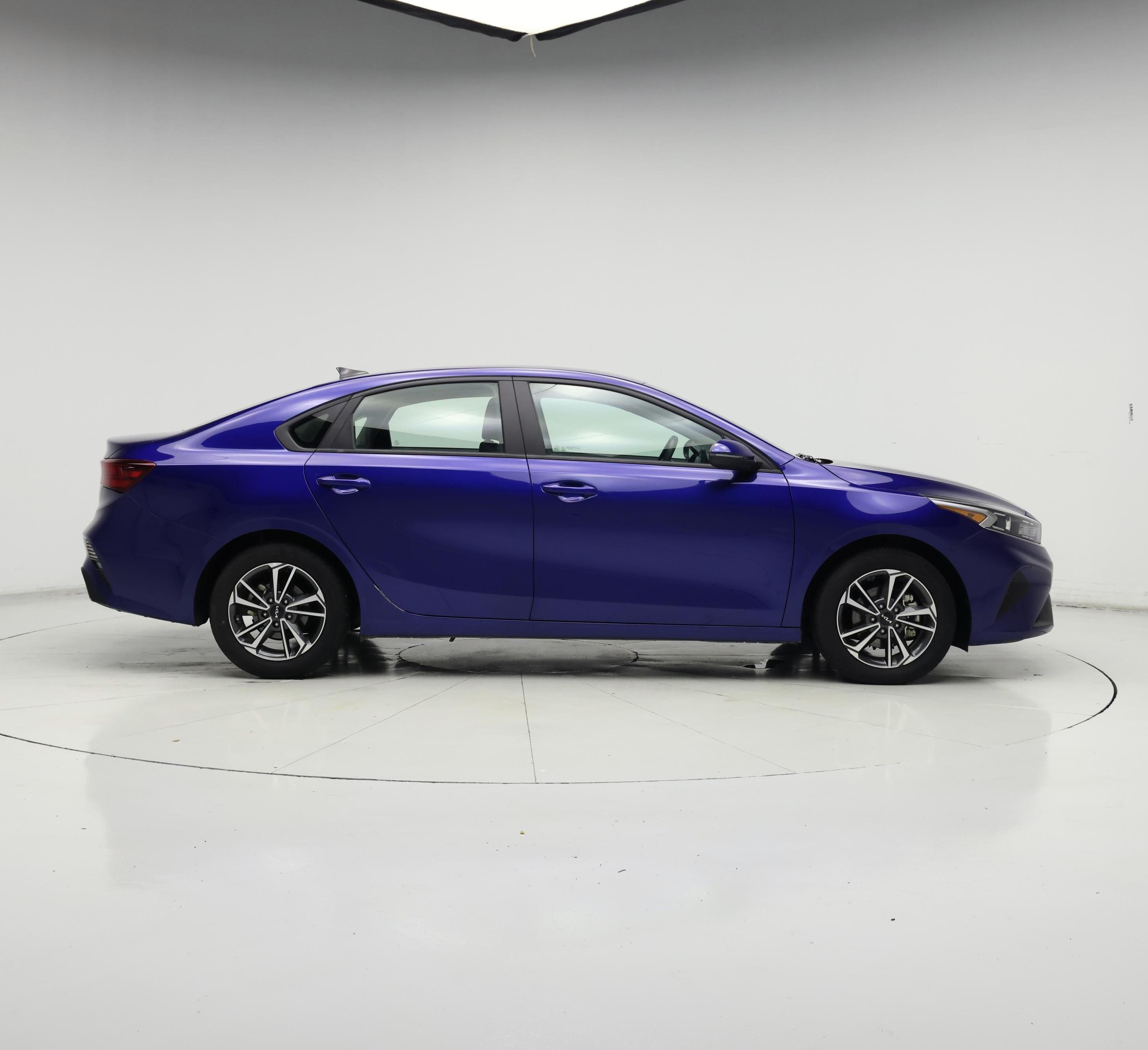Thumbnail: 2023 Kia Forte - 7