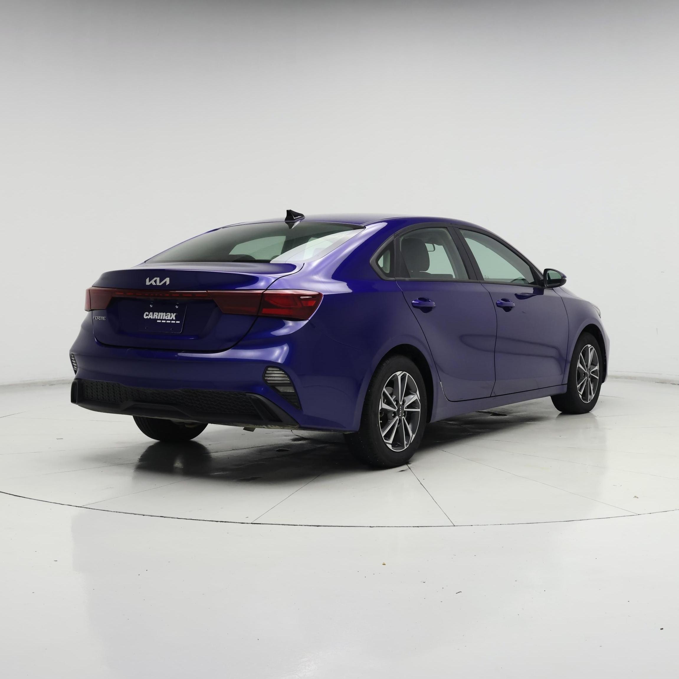 Thumbnail: 2023 Kia Forte - 8