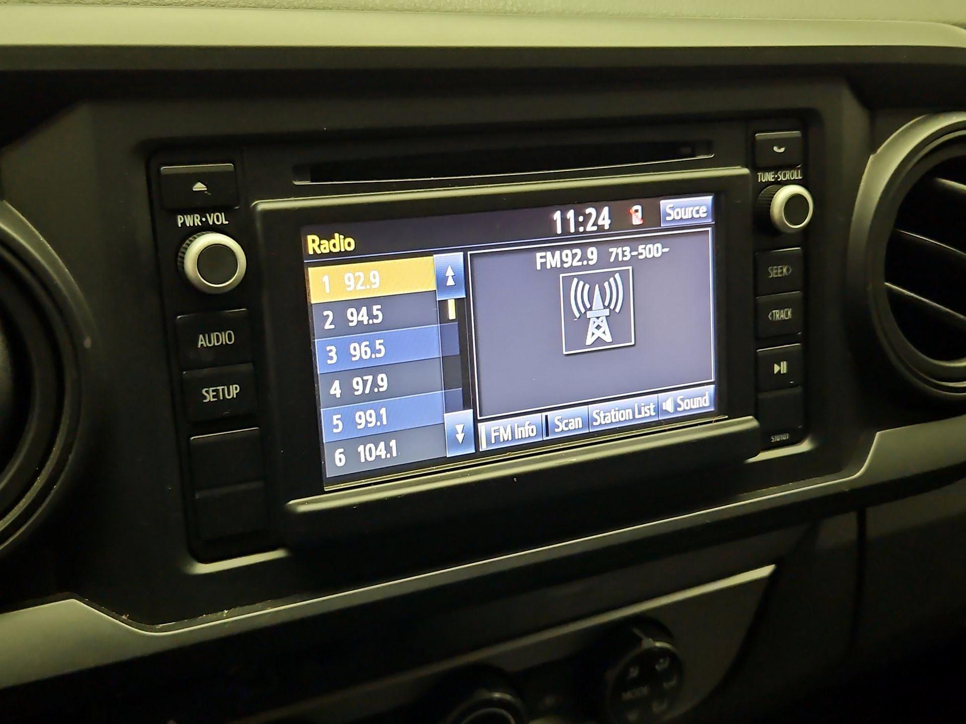 Thumbnail: 2017 Toyota Tacoma - 14