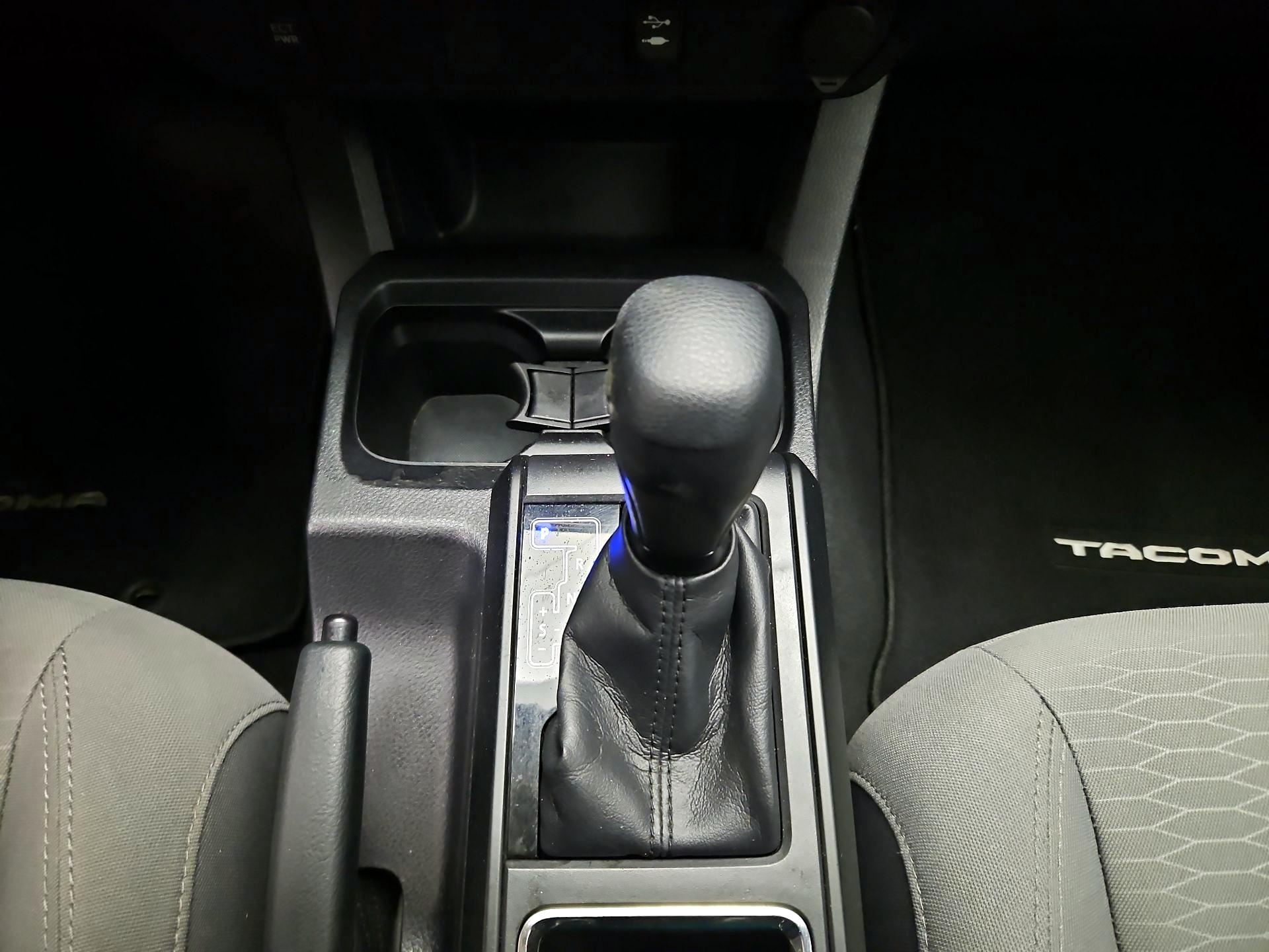 Thumbnail: 2017 Toyota Tacoma - 16