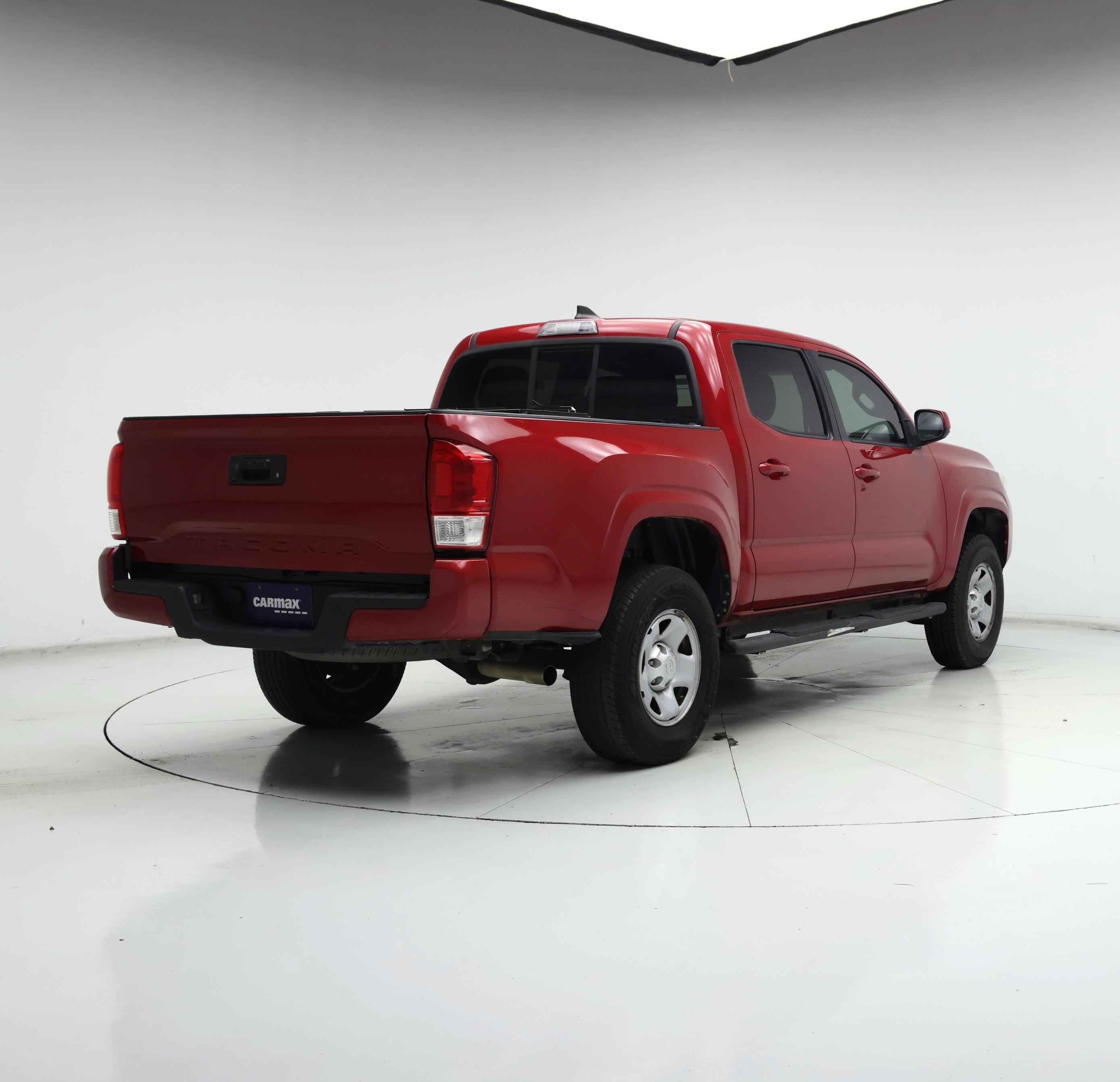 Thumbnail: 2017 Toyota Tacoma - 8