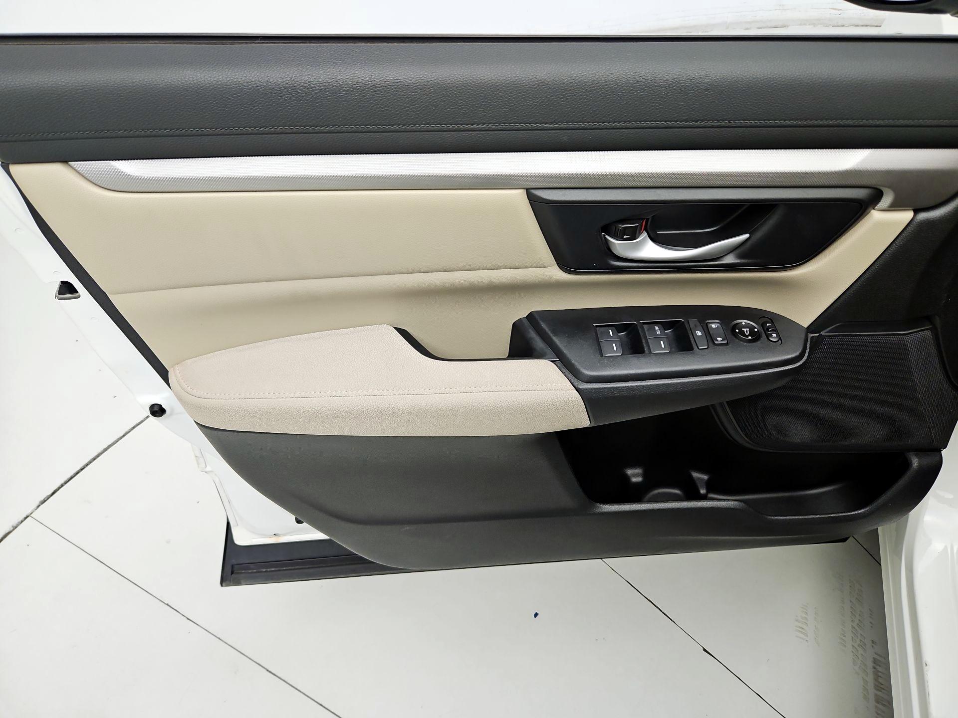 Thumbnail: 2017 Honda CR-V - 12