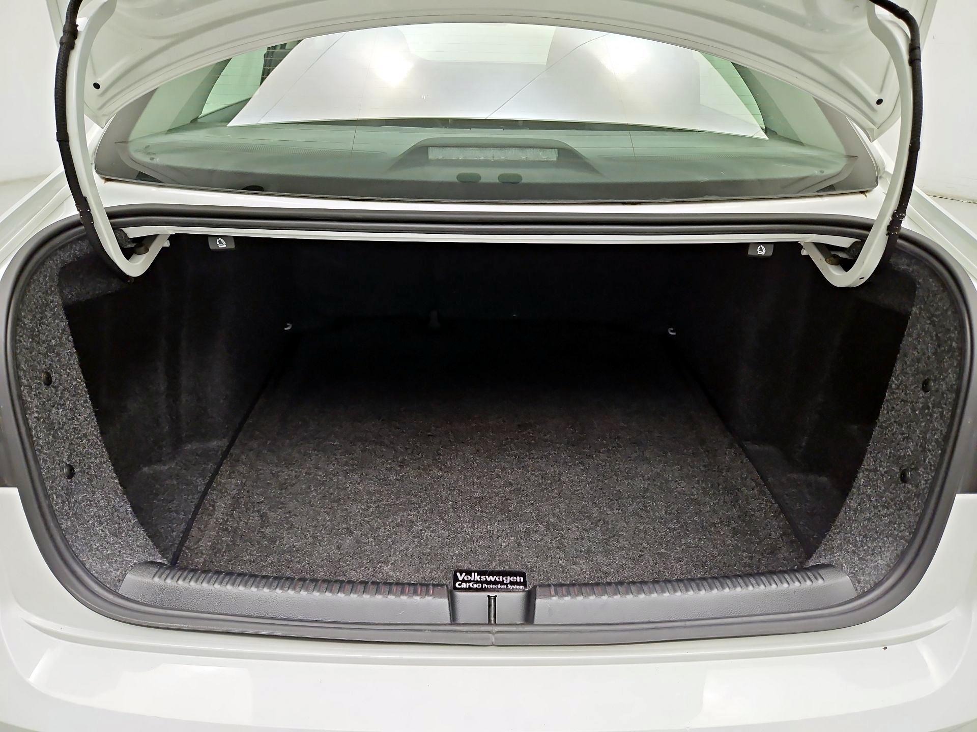 Thumbnail: 2017 Volkswagen Jetta - 20