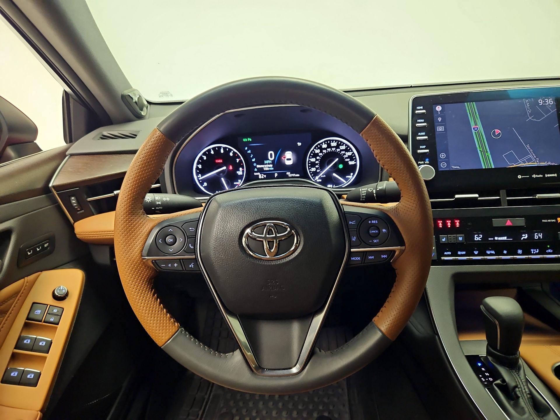Thumbnail: 2019 Toyota Avalon - 10