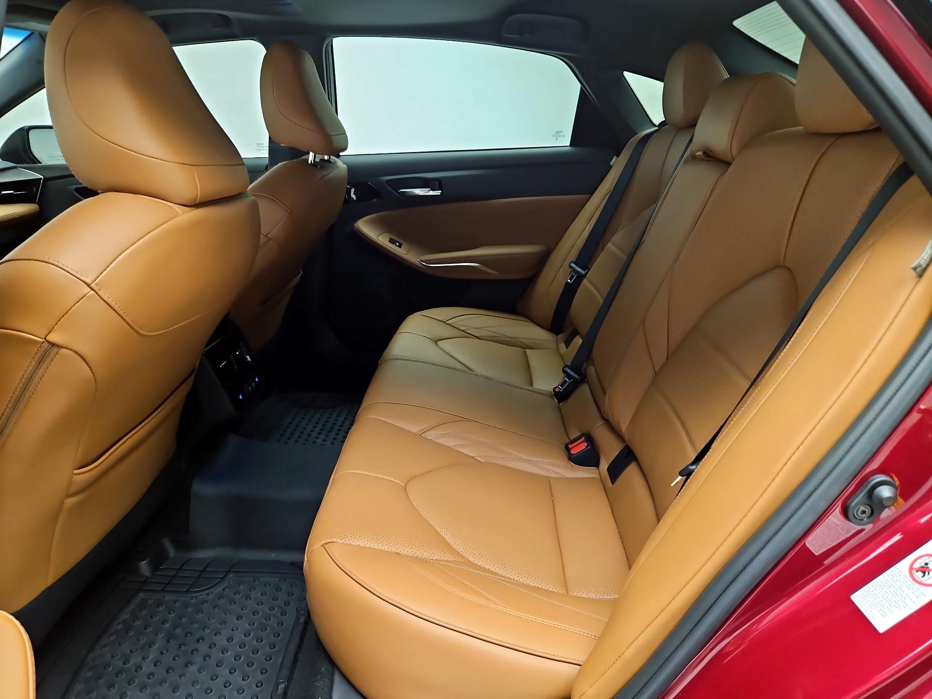 Thumbnail: 2019 Toyota Avalon - 18