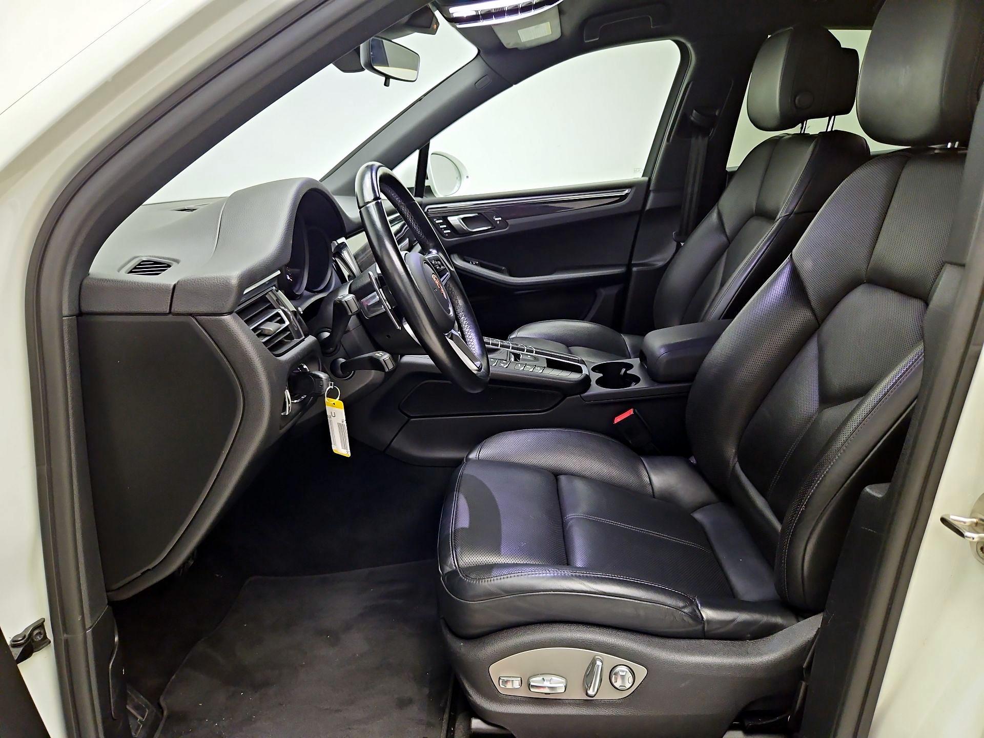 Thumbnail: 2021 Porsche Macan - 11