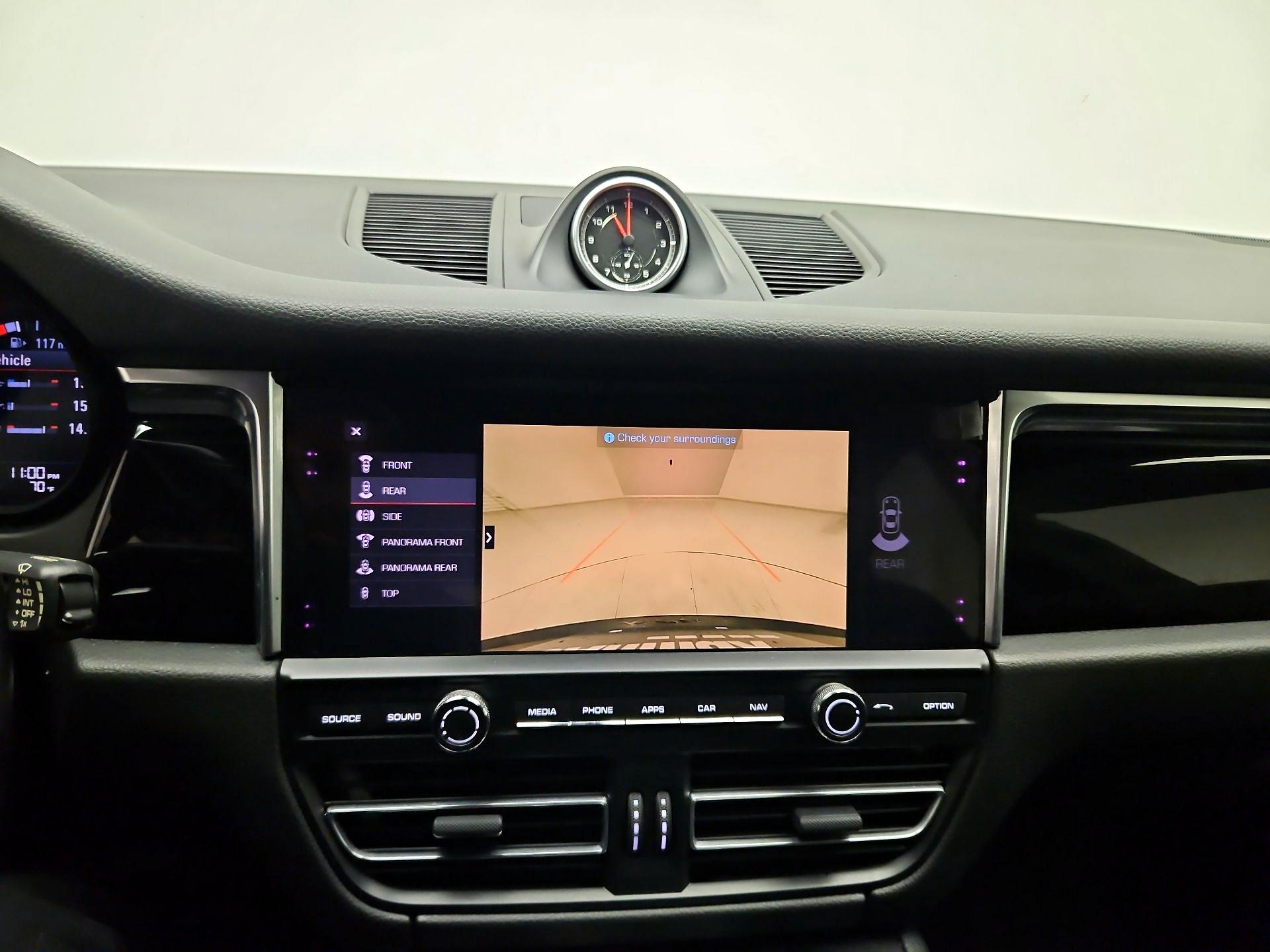 Thumbnail: 2021 Porsche Macan - 13