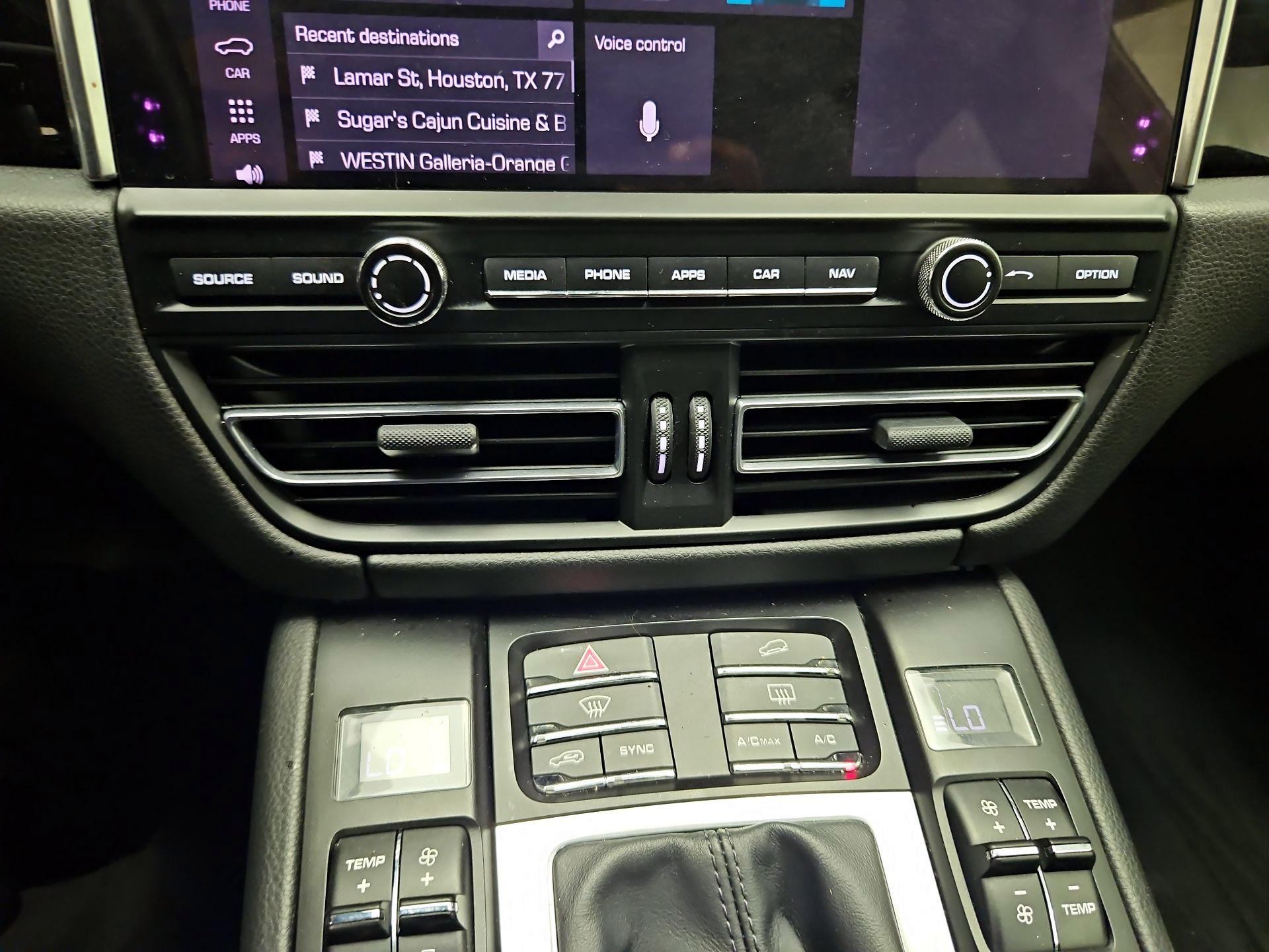 Thumbnail: 2021 Porsche Macan - 15