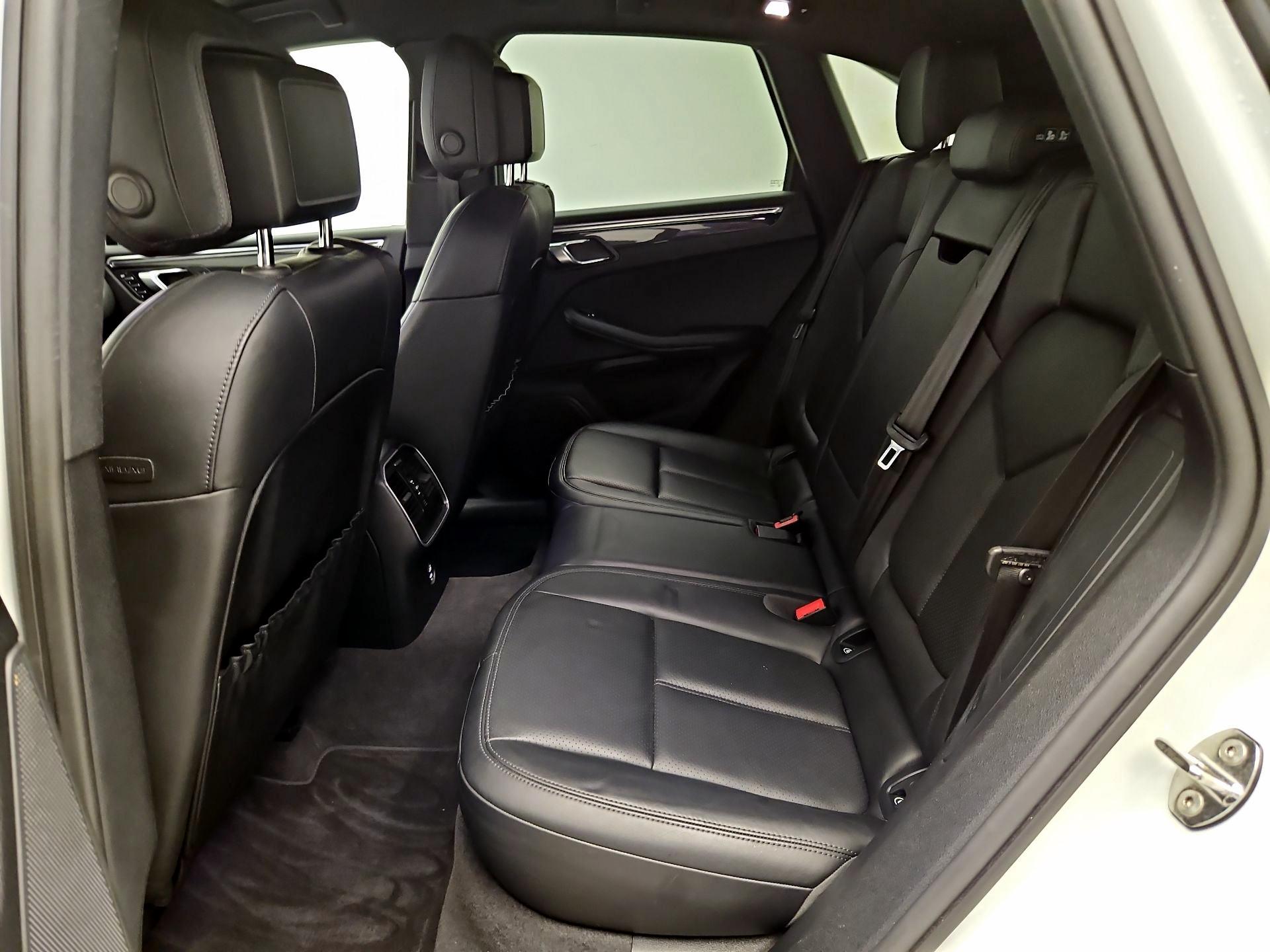 Thumbnail: 2021 Porsche Macan - 17