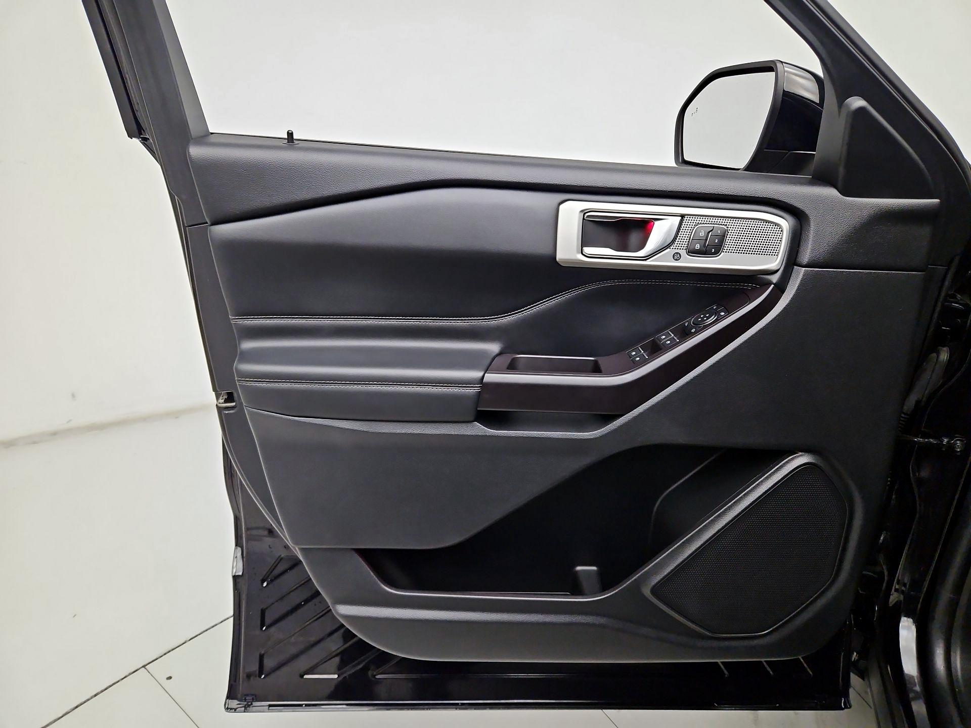 Thumbnail: 2020 Ford Explorer - 12