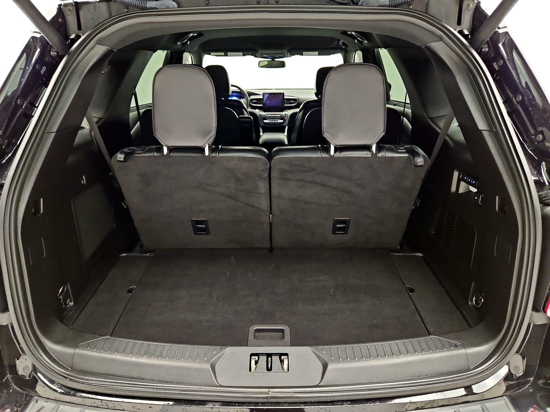 Thumbnail: 2020 Ford Explorer - 18