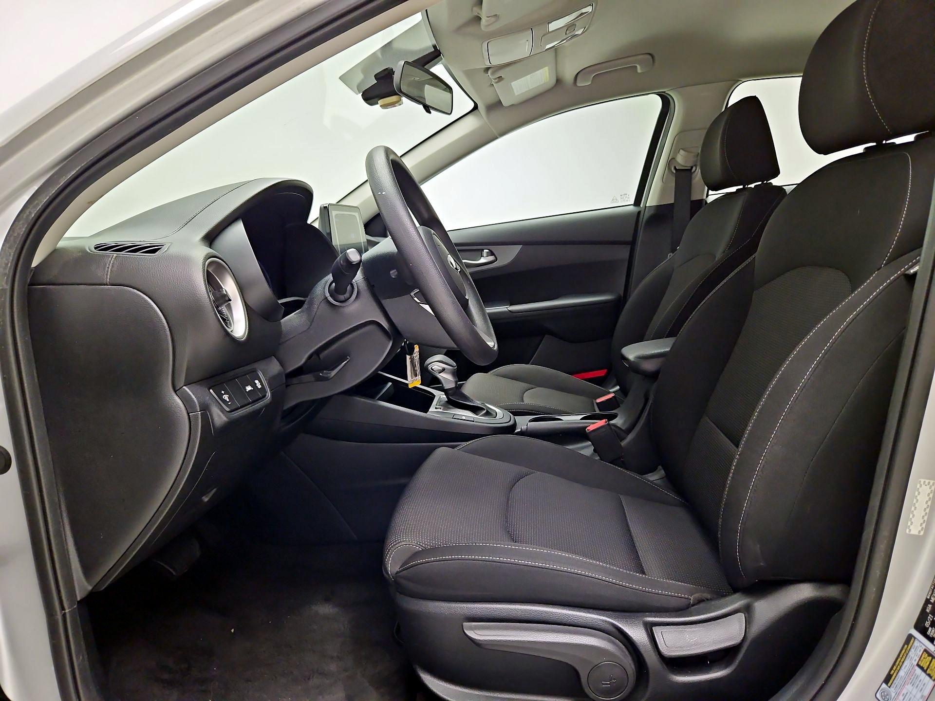 Thumbnail: 2021 Kia Forte - 11