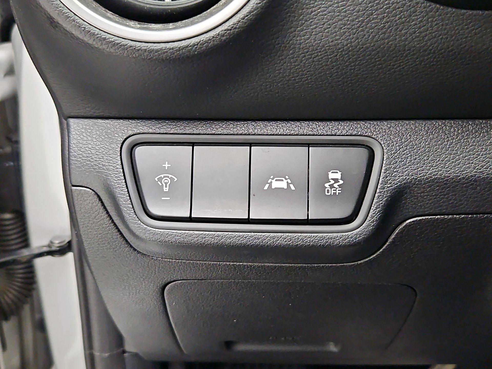 Thumbnail: 2021 Kia Forte - 13