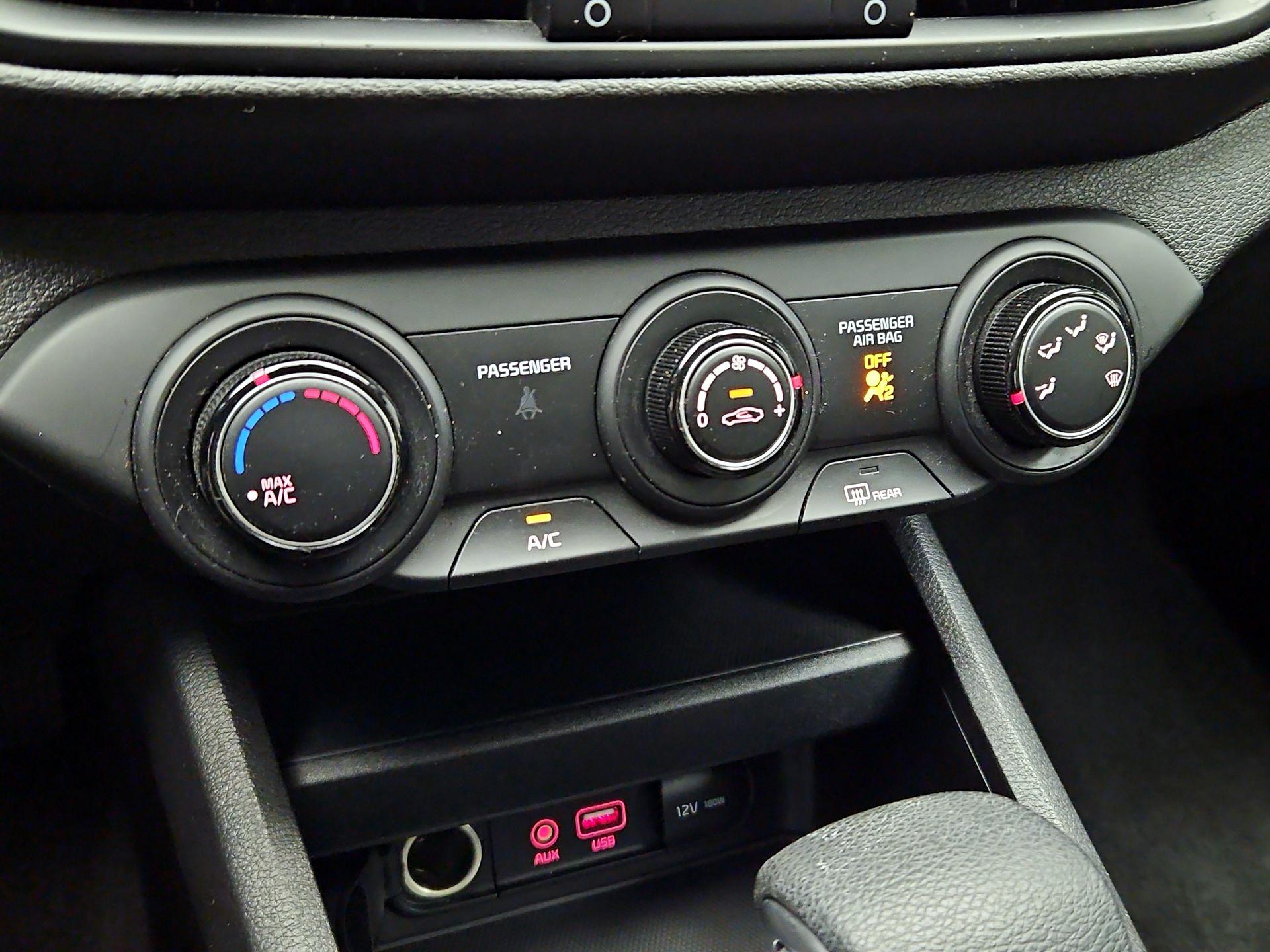 Thumbnail: 2021 Kia Forte - 16