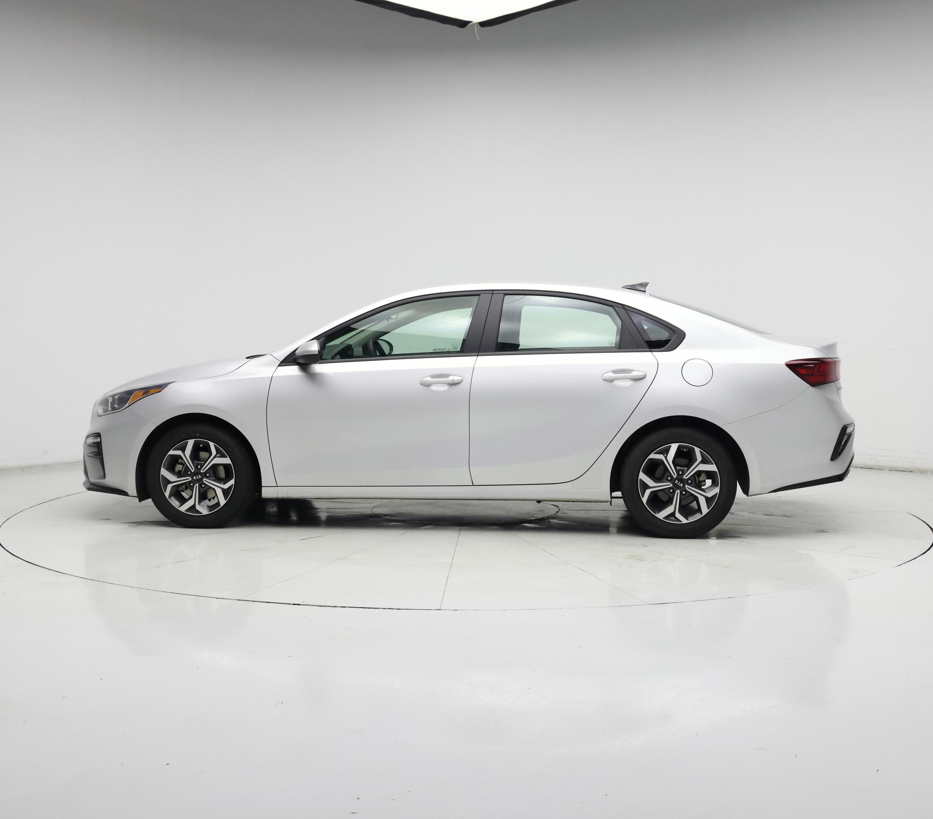 Thumbnail: 2021 Kia Forte - 3