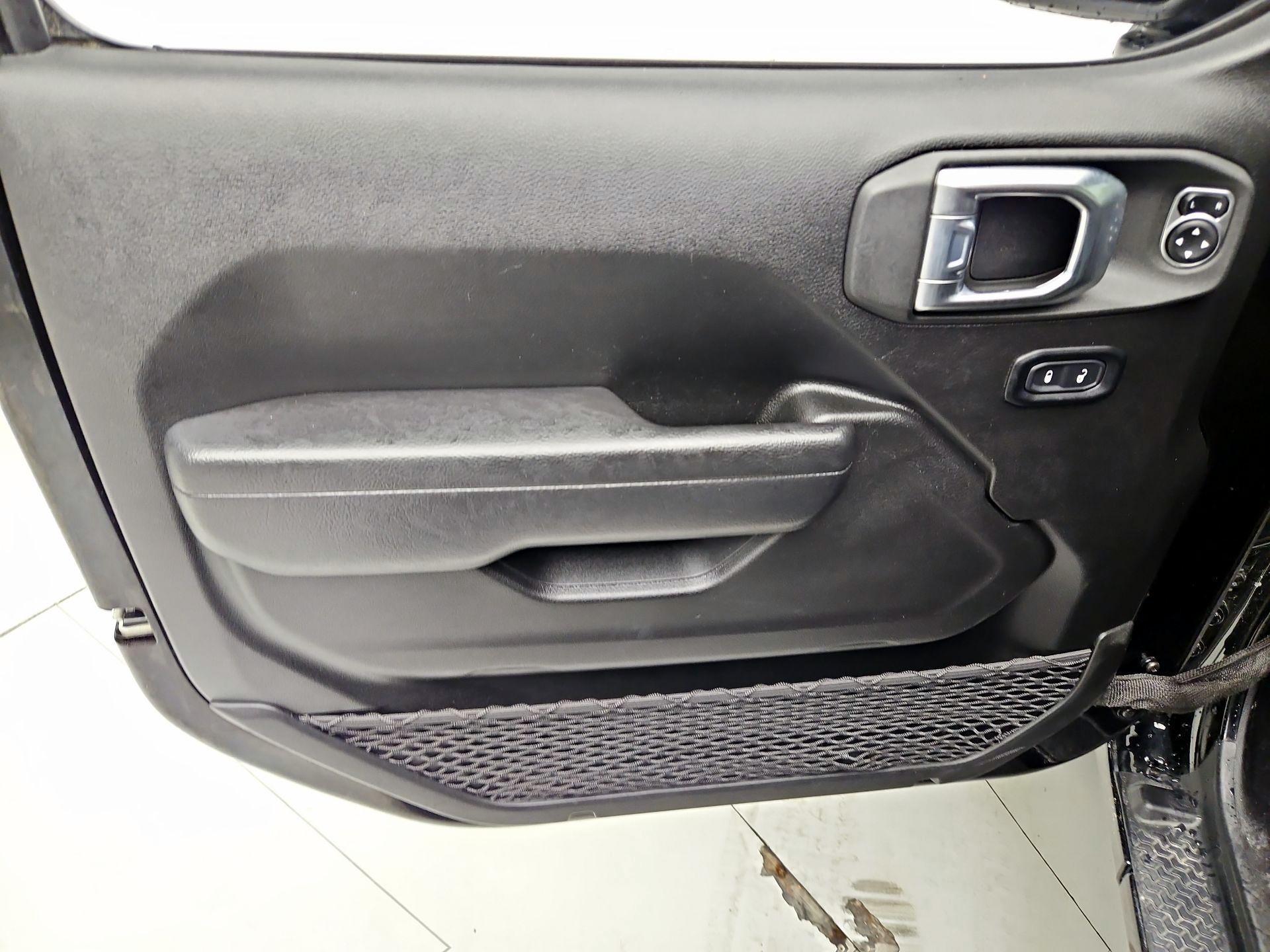 Thumbnail: 2022 Jeep Wrangler - 12