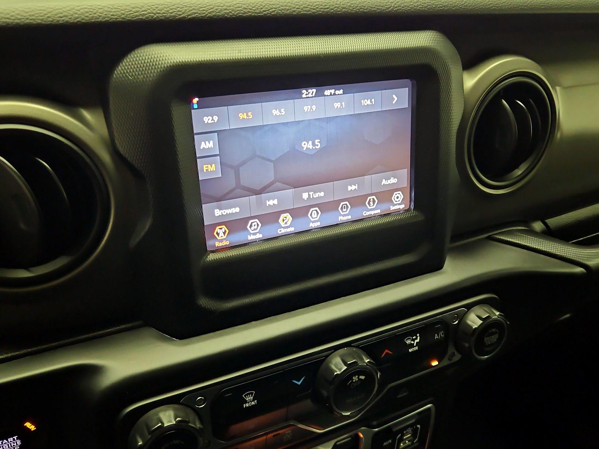 Thumbnail: 2022 Jeep Wrangler - 15