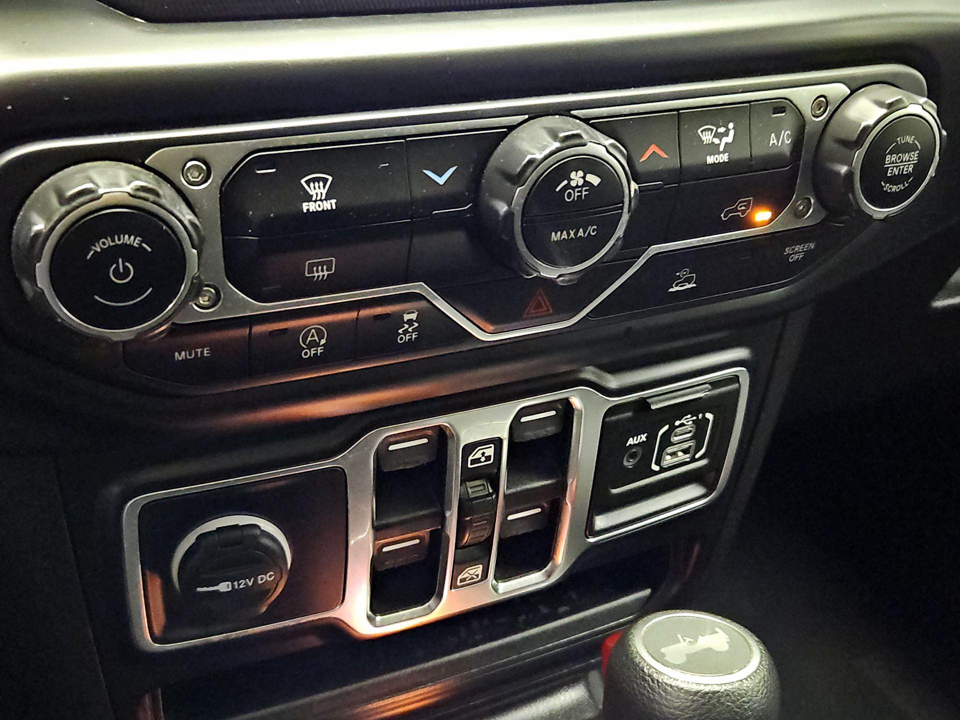 Thumbnail: 2022 Jeep Wrangler - 16