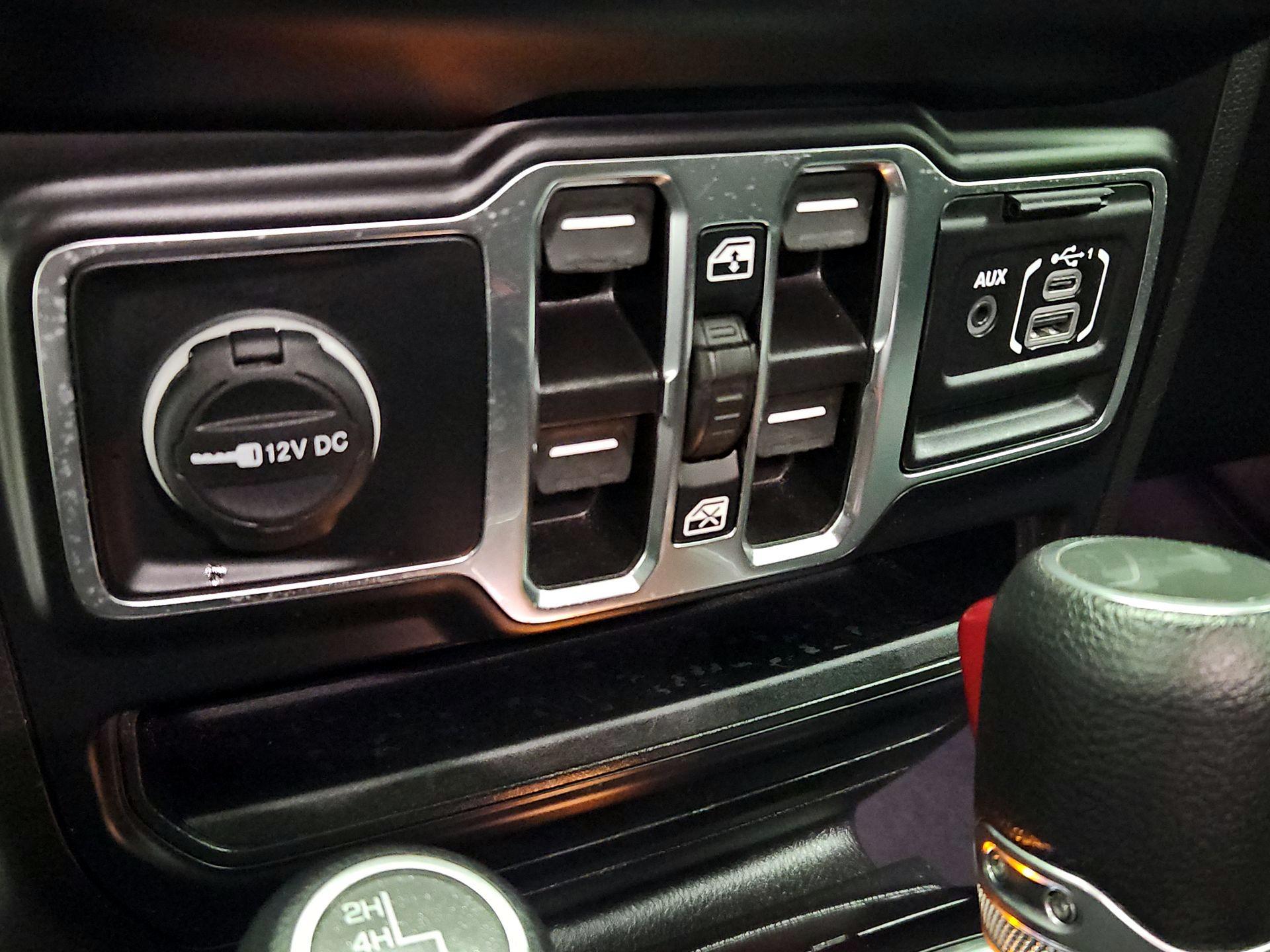 Thumbnail: 2022 Jeep Wrangler - 18