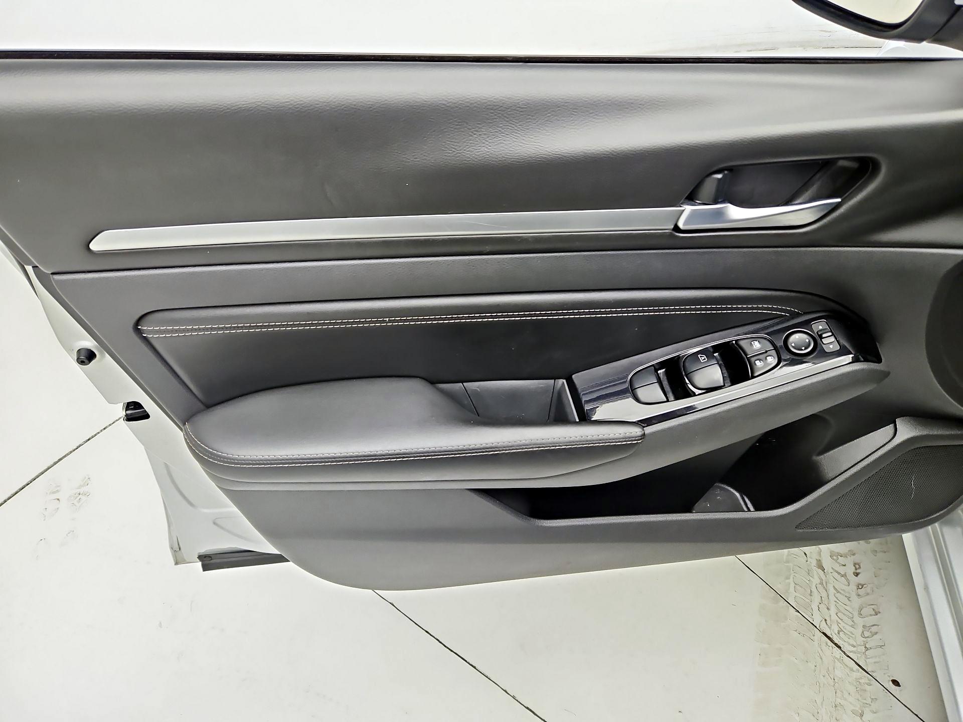 Thumbnail: 2021 Nissan Altima - 12