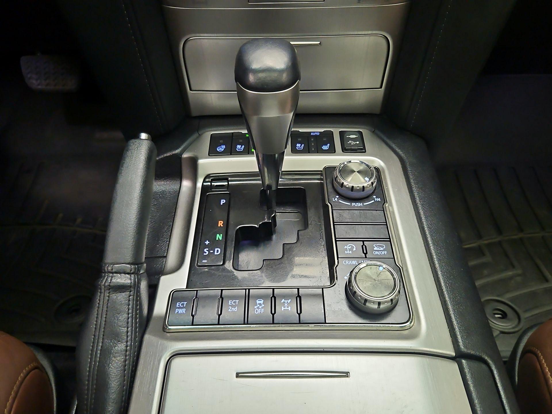 Thumbnail: 2018 Toyota Land Cruiser - 17