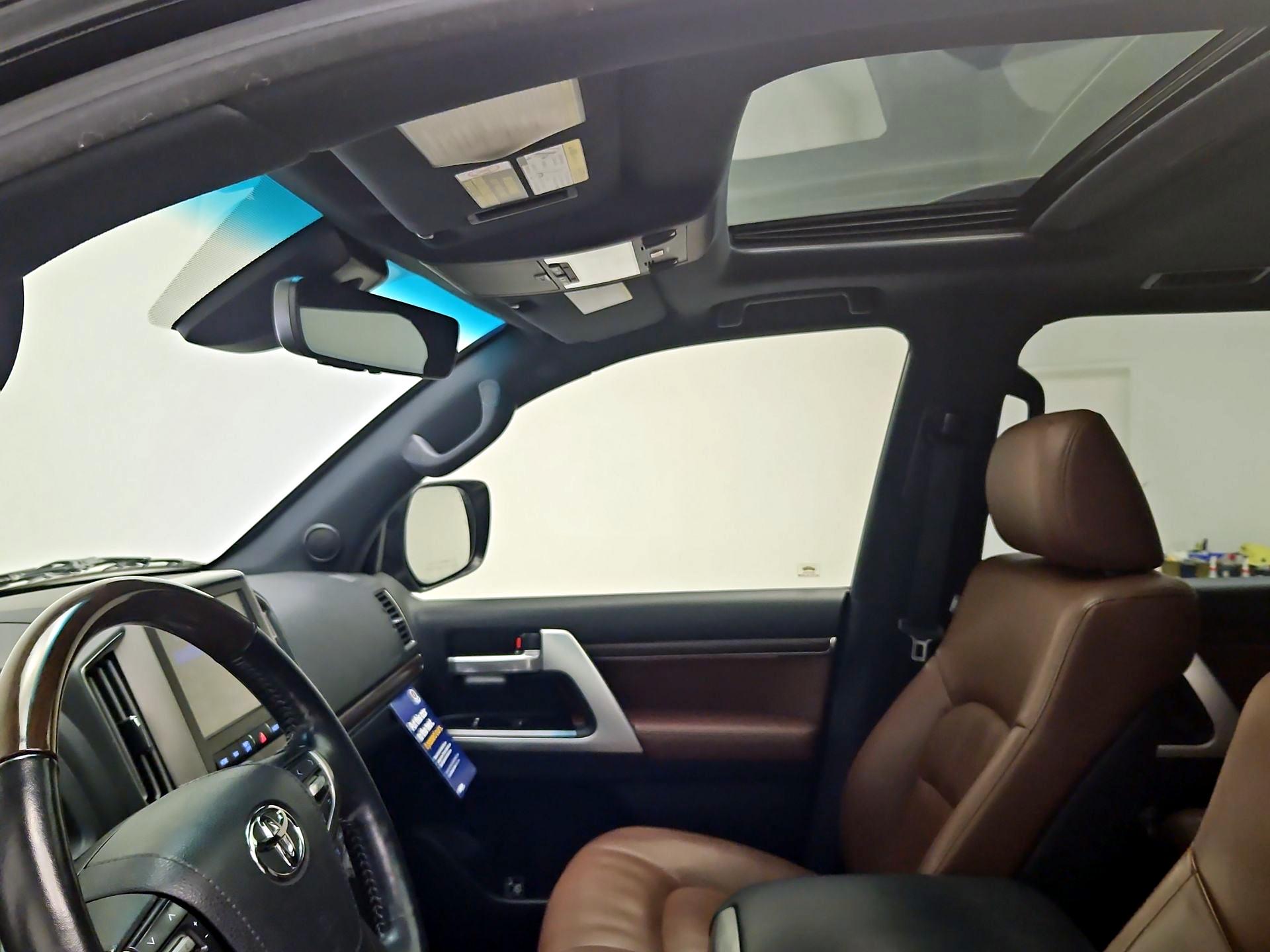 Thumbnail: 2018 Toyota Land Cruiser - 18