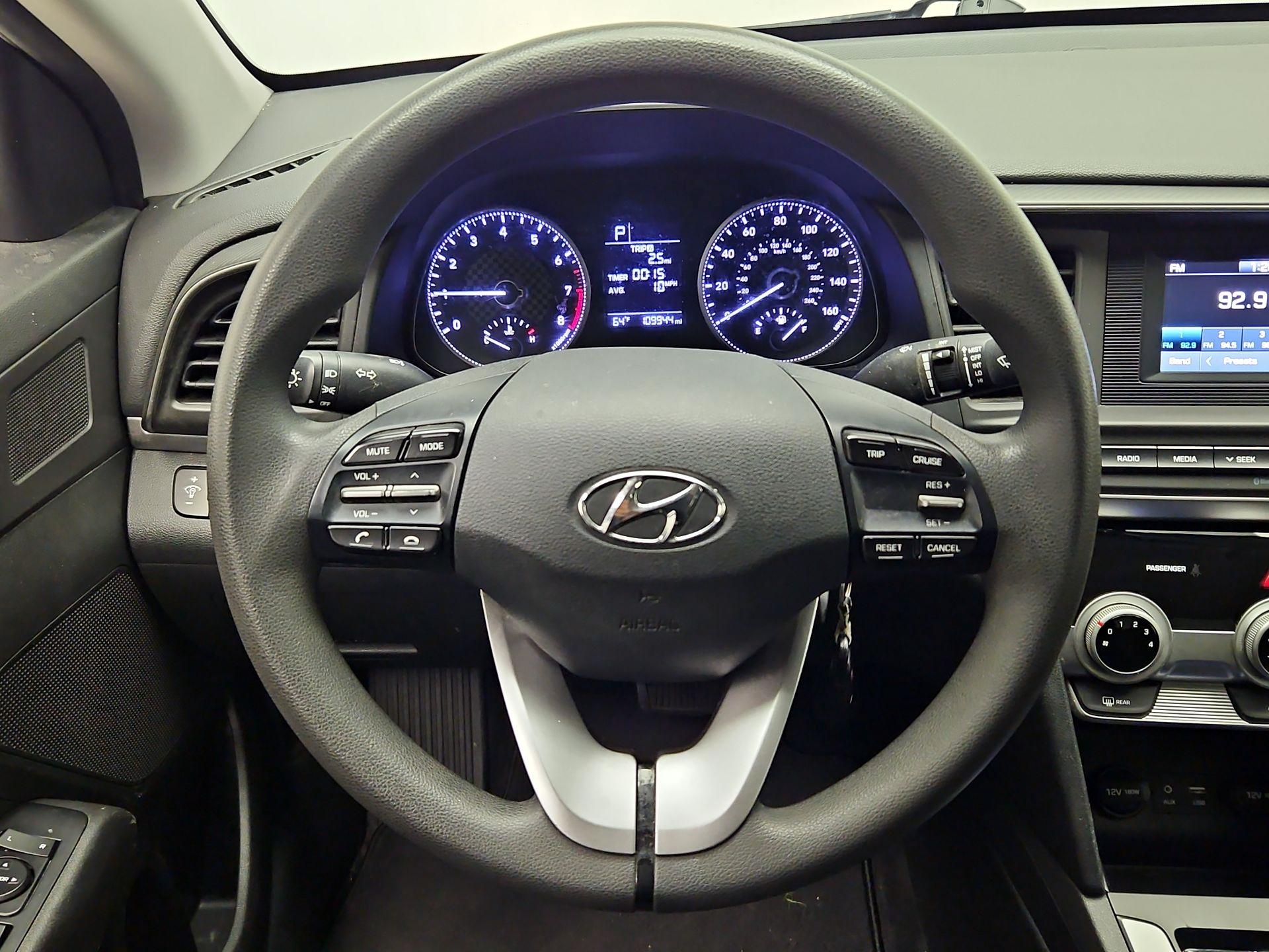 Thumbnail: 2019 Hyundai Elantra - 10