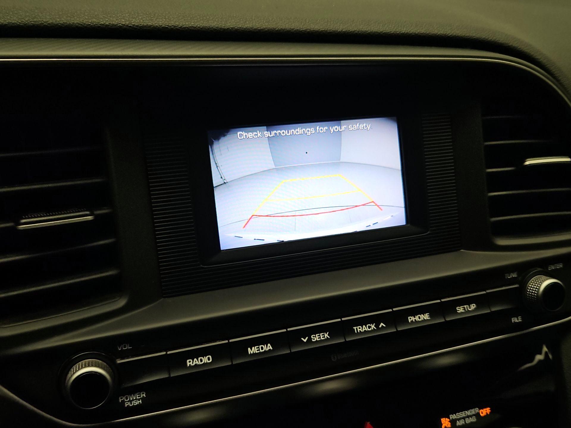 Thumbnail: 2019 Hyundai Elantra - 14