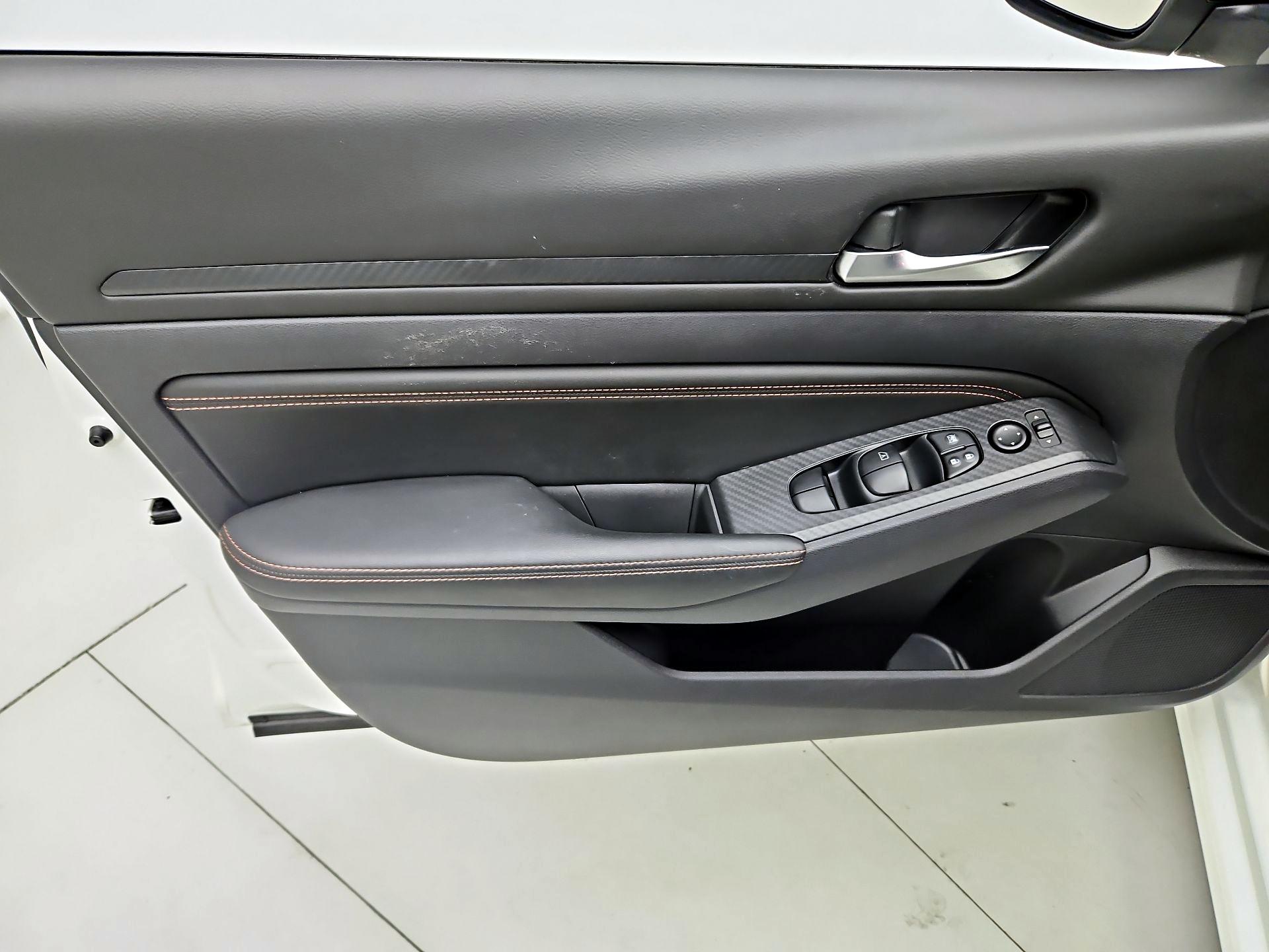 Thumbnail: 2020 Nissan Altima - 12