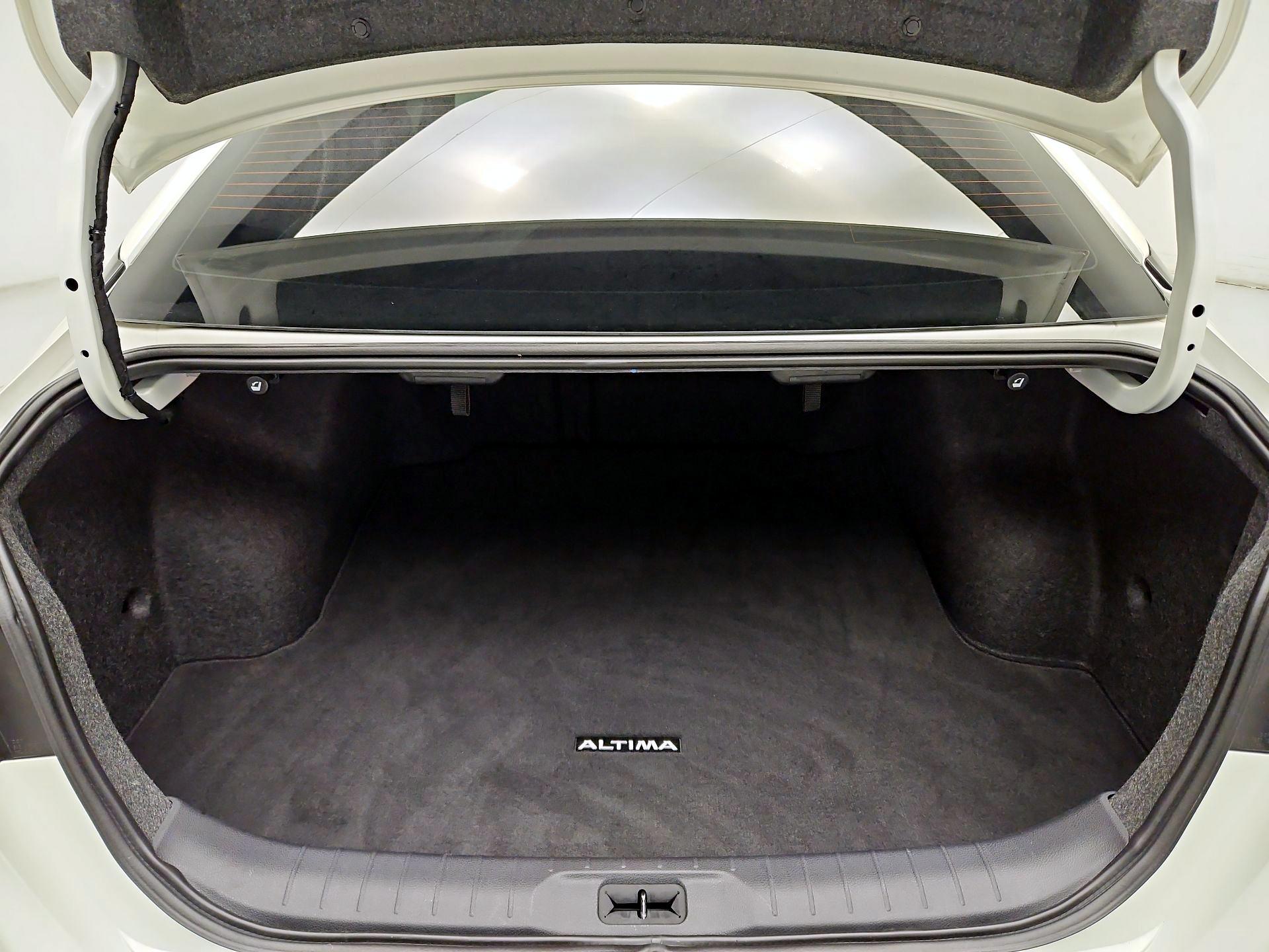 Thumbnail: 2020 Nissan Altima - 20