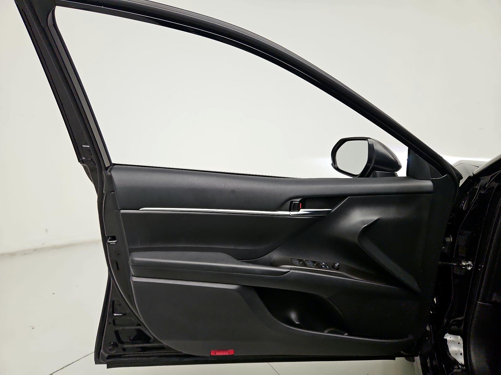 Thumbnail: 2021 Toyota Camry - 12