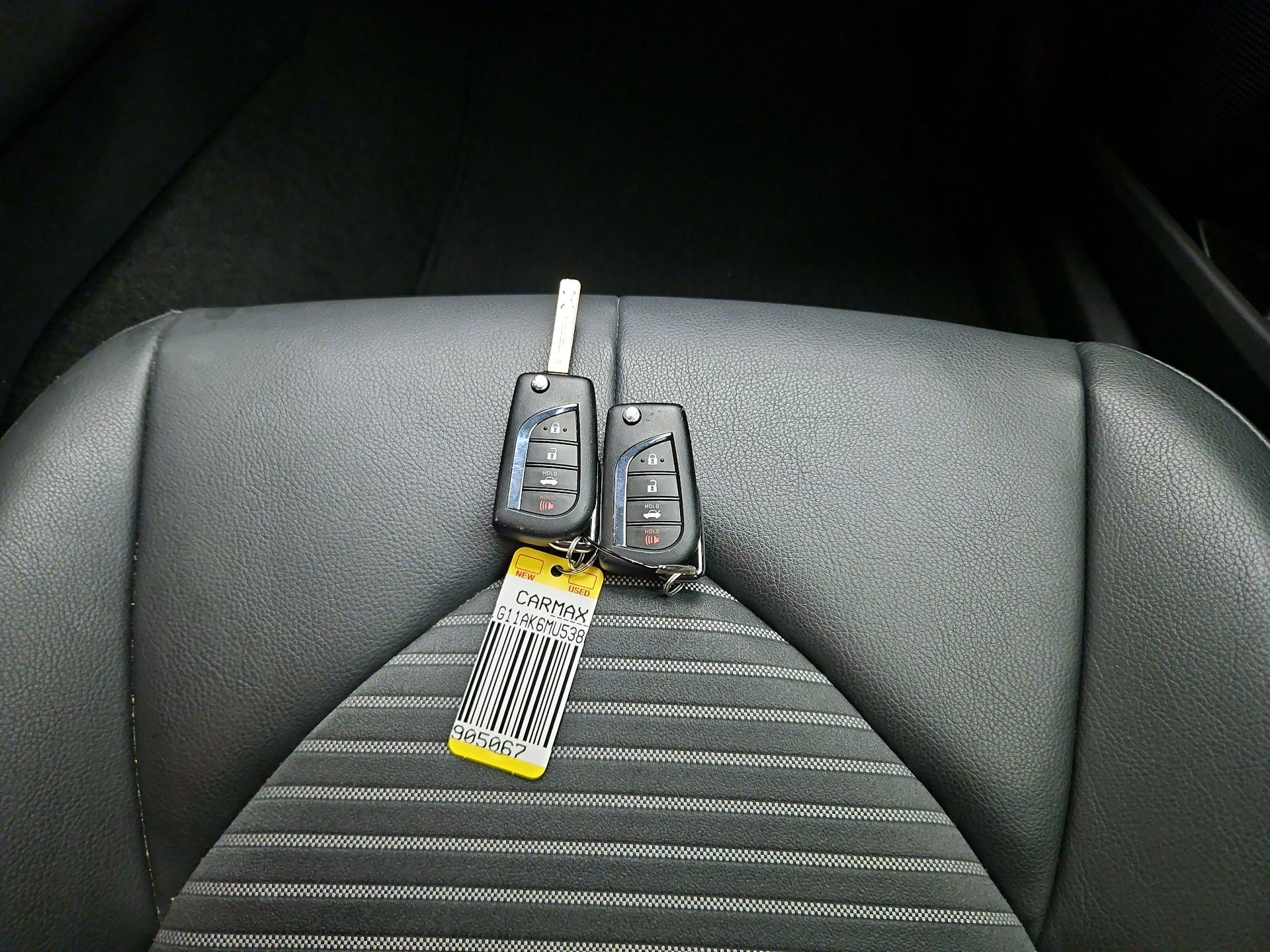 Thumbnail: 2021 Toyota Camry - 20