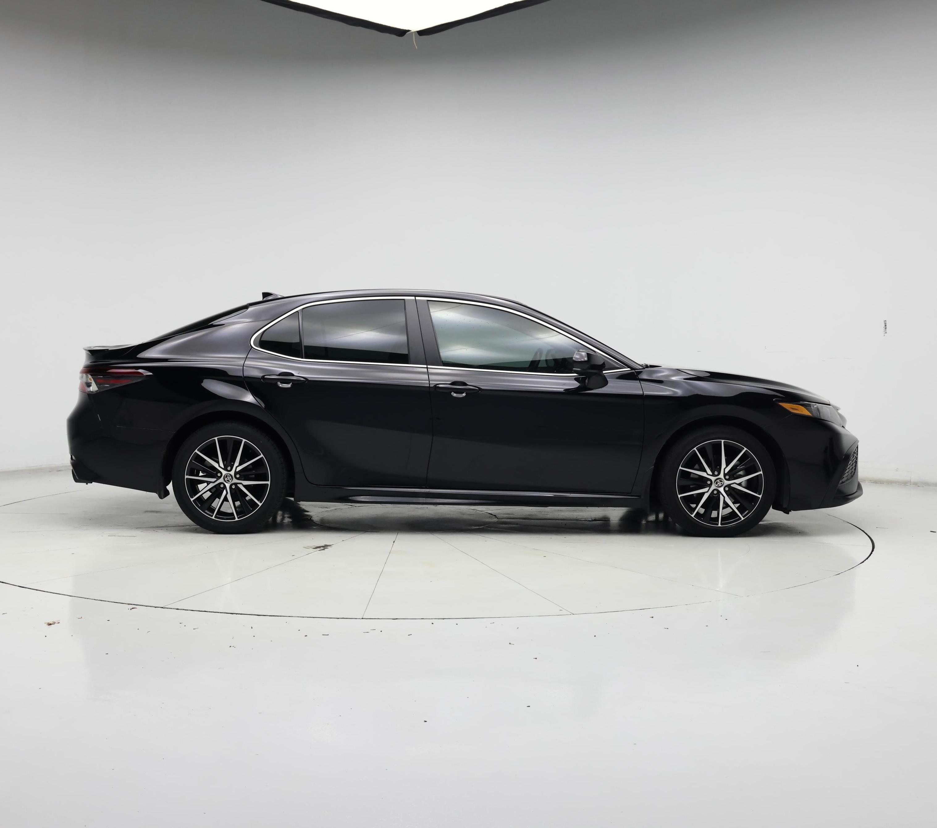 Thumbnail: 2021 Toyota Camry - 7