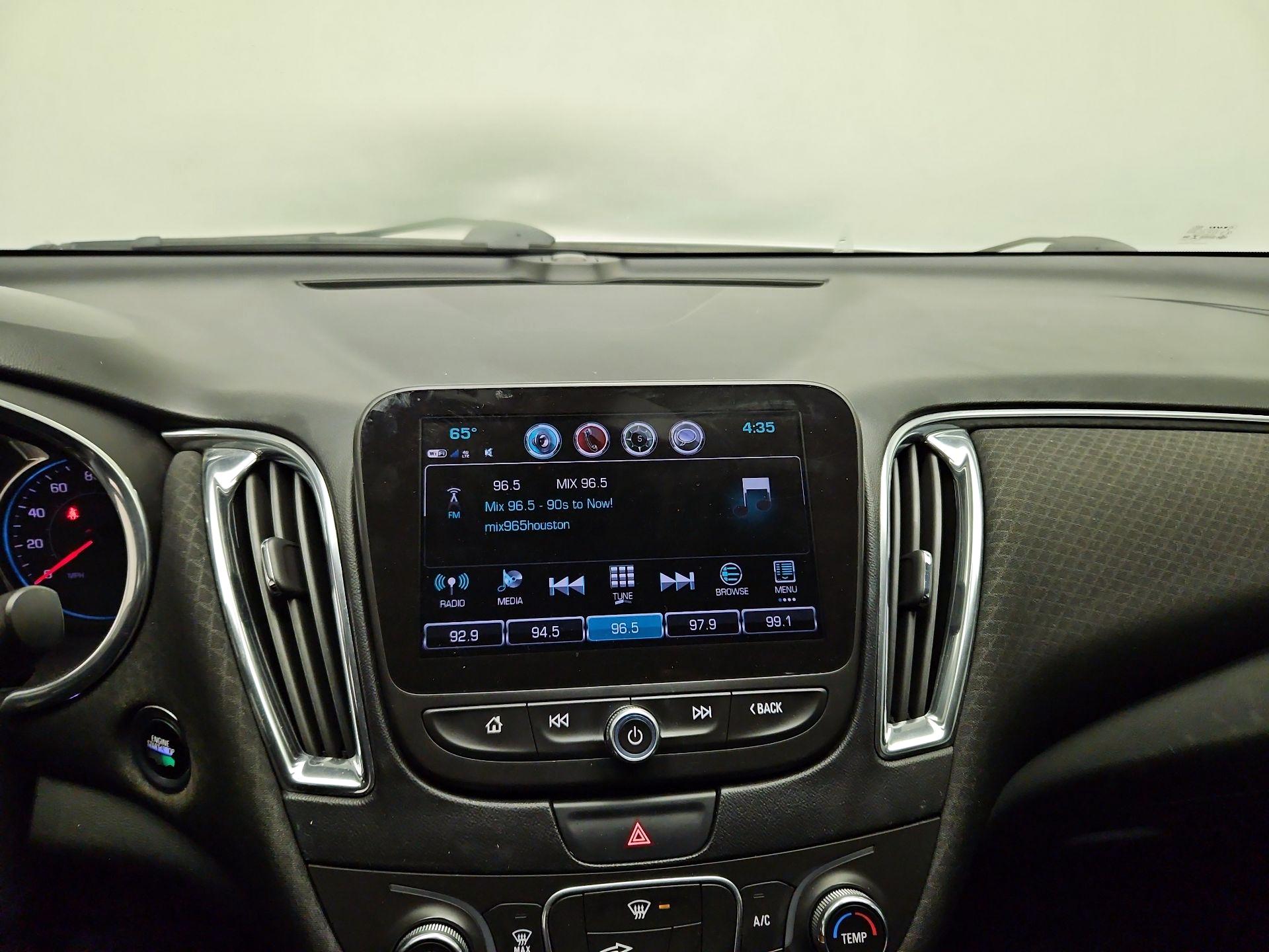 Thumbnail: 2018 Chevrolet Malibu - 14