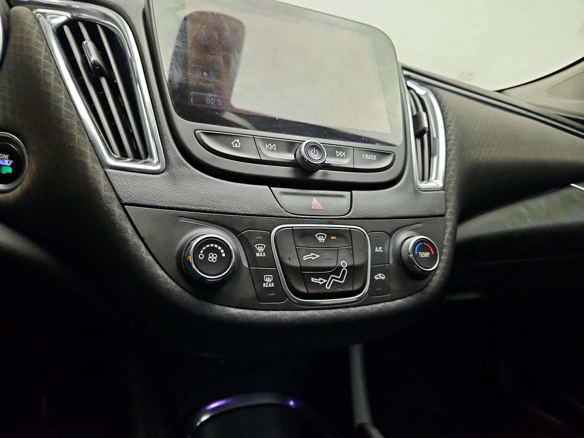 Thumbnail: 2018 Chevrolet Malibu - 15