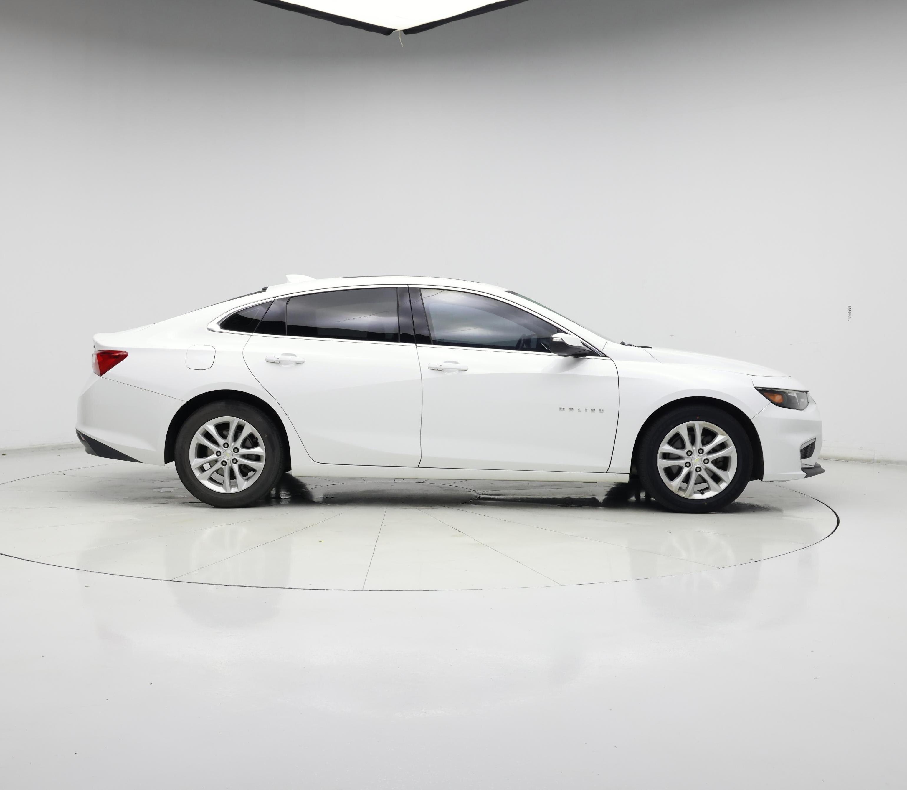 Thumbnail: 2018 Chevrolet Malibu - 7