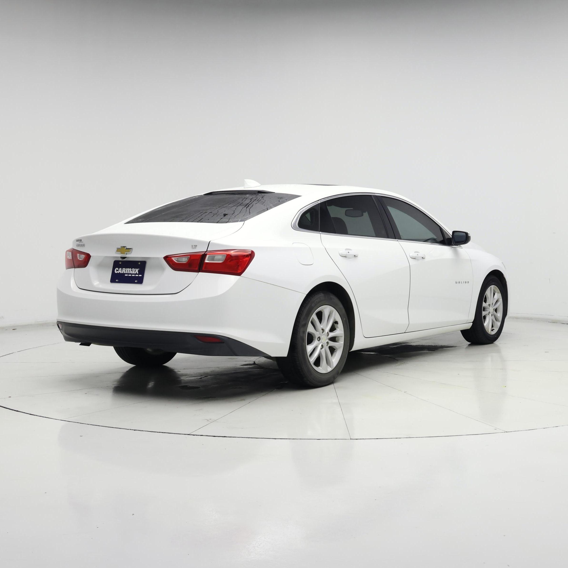 Thumbnail: 2018 Chevrolet Malibu - 8