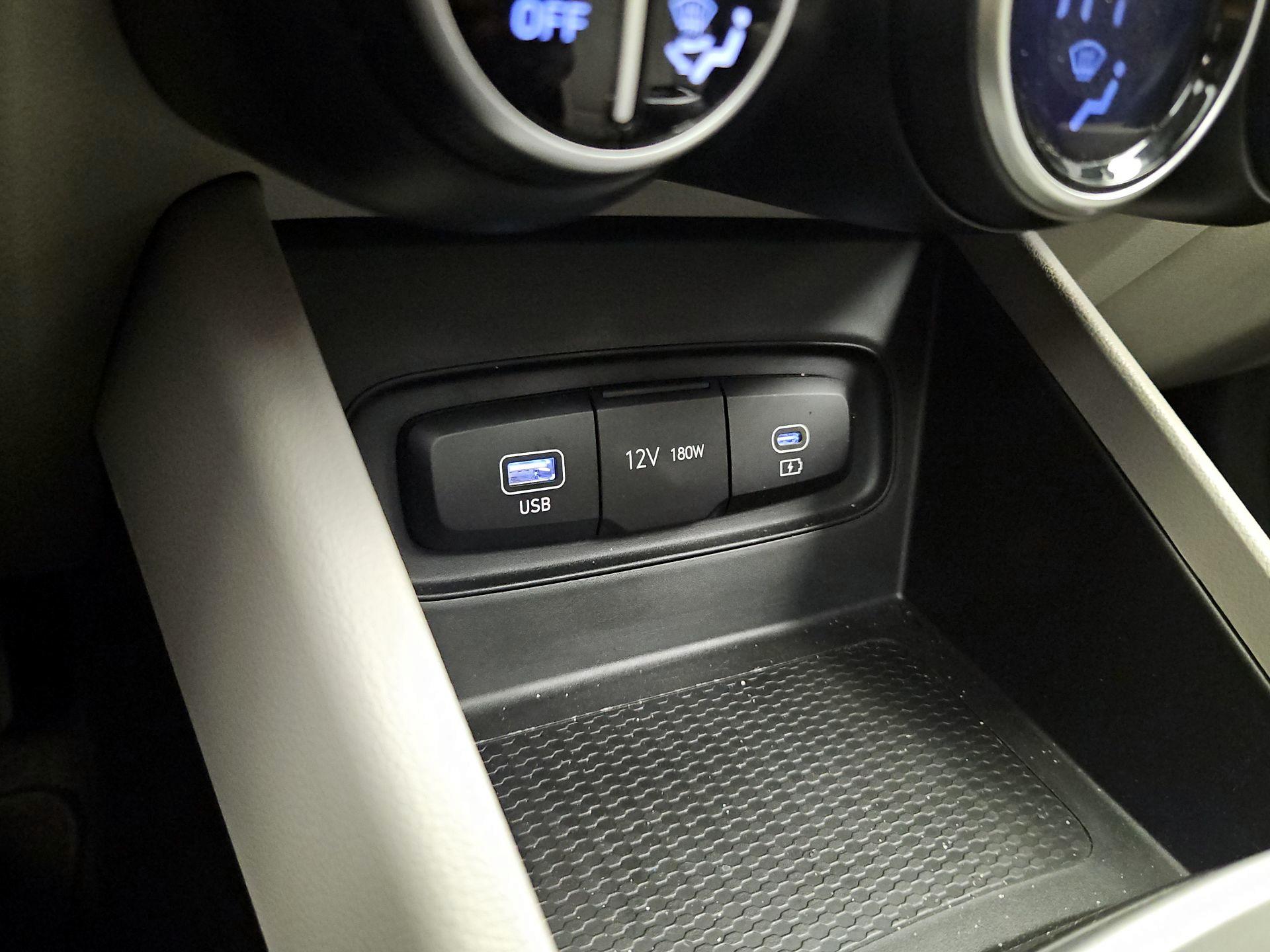 Thumbnail: 2024 Hyundai Venue - 18