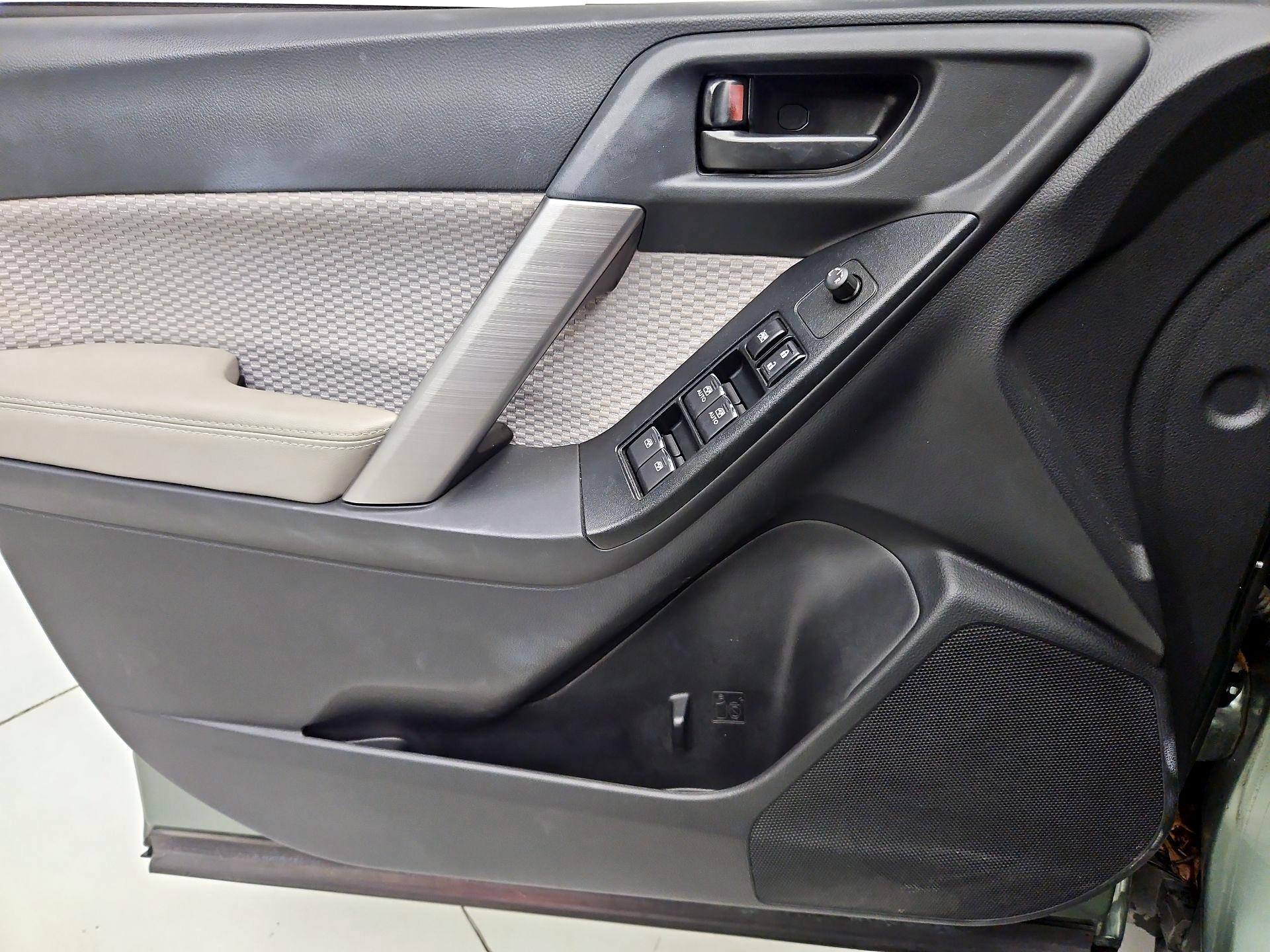 Thumbnail: 2017 Subaru Forester - 12