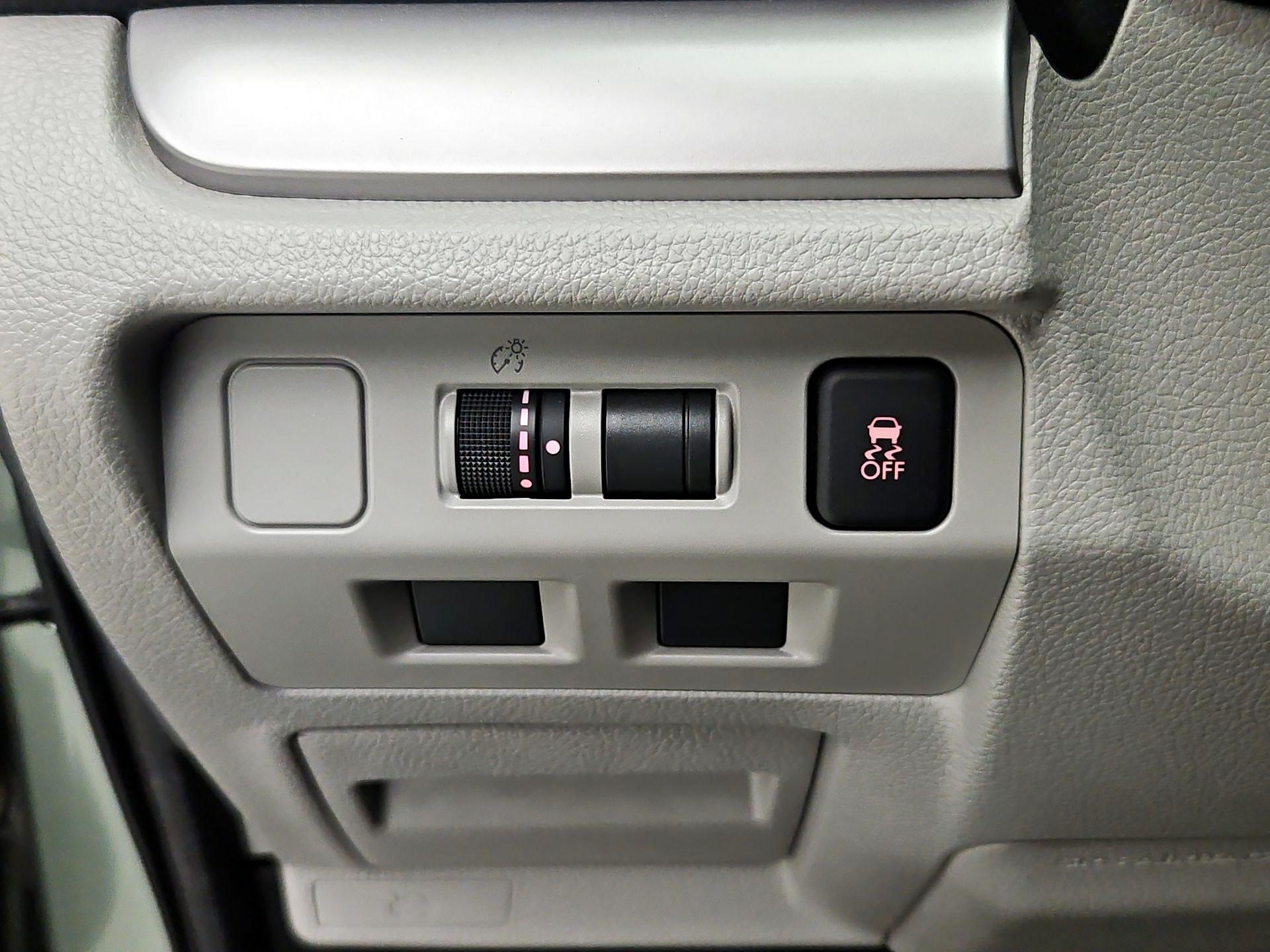 Thumbnail: 2017 Subaru Forester - 13