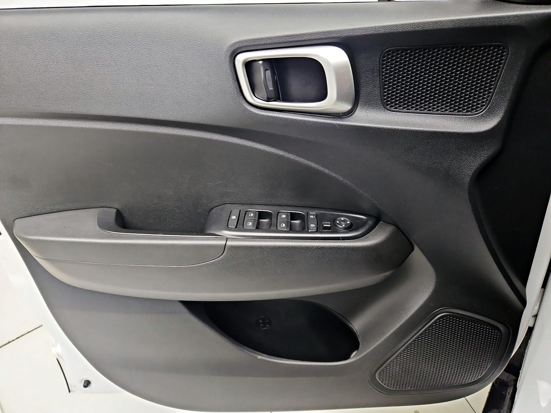 Thumbnail: 2021 Hyundai Venue - 12