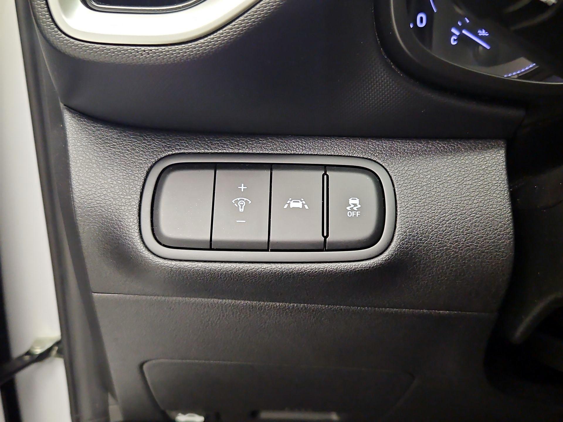 Thumbnail: 2021 Hyundai Venue - 13