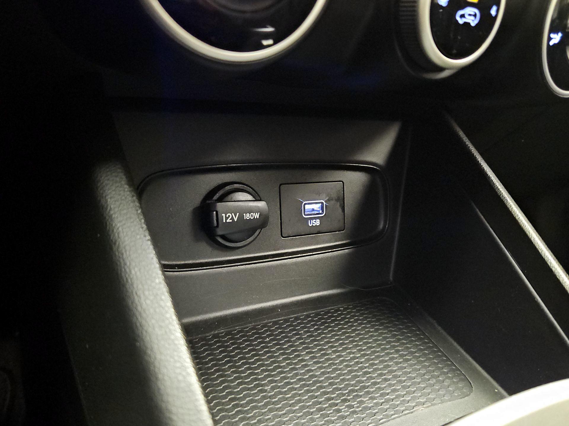 Thumbnail: 2021 Hyundai Venue - 18