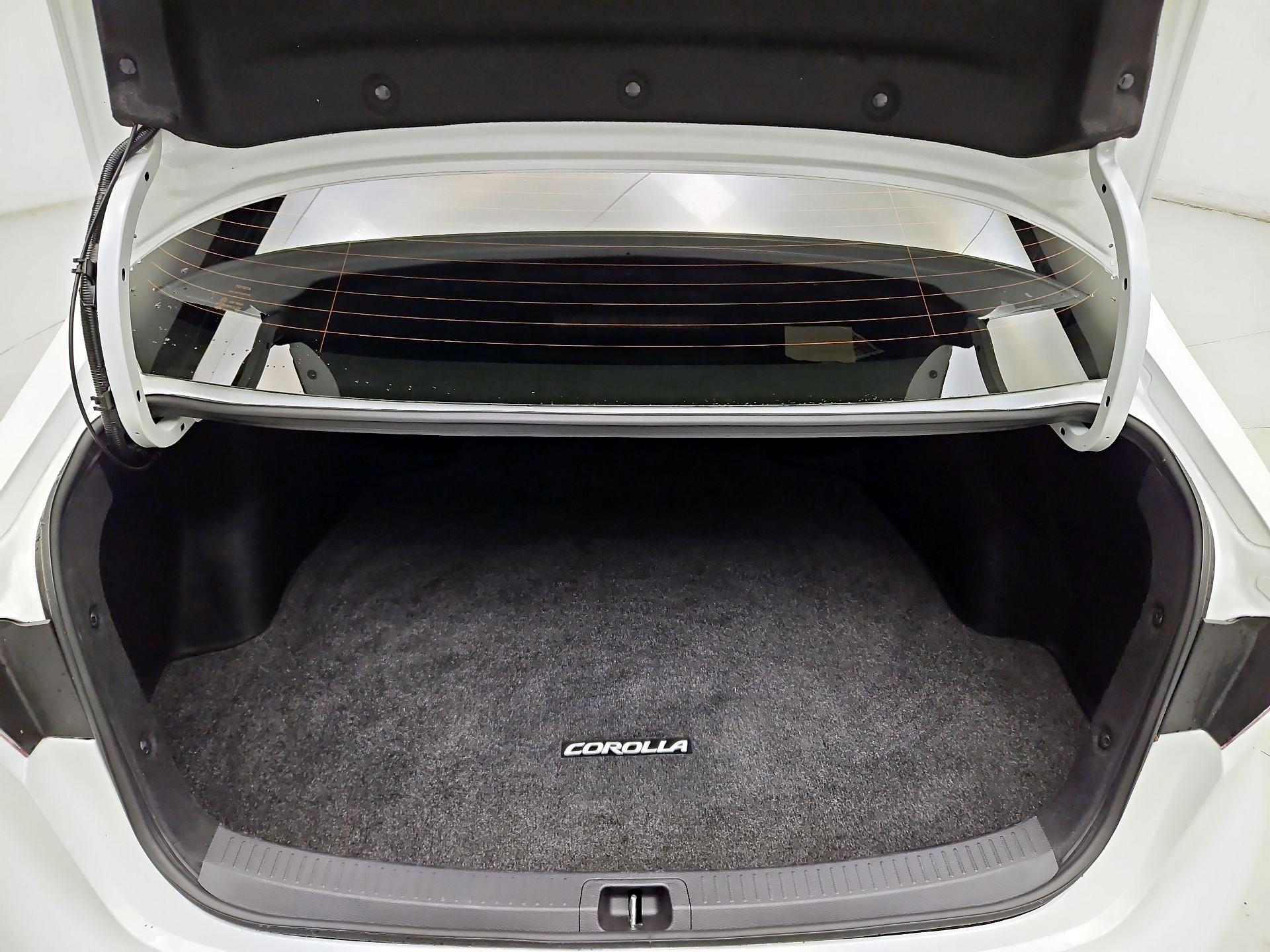 Thumbnail: 2023 Toyota Corolla - 18